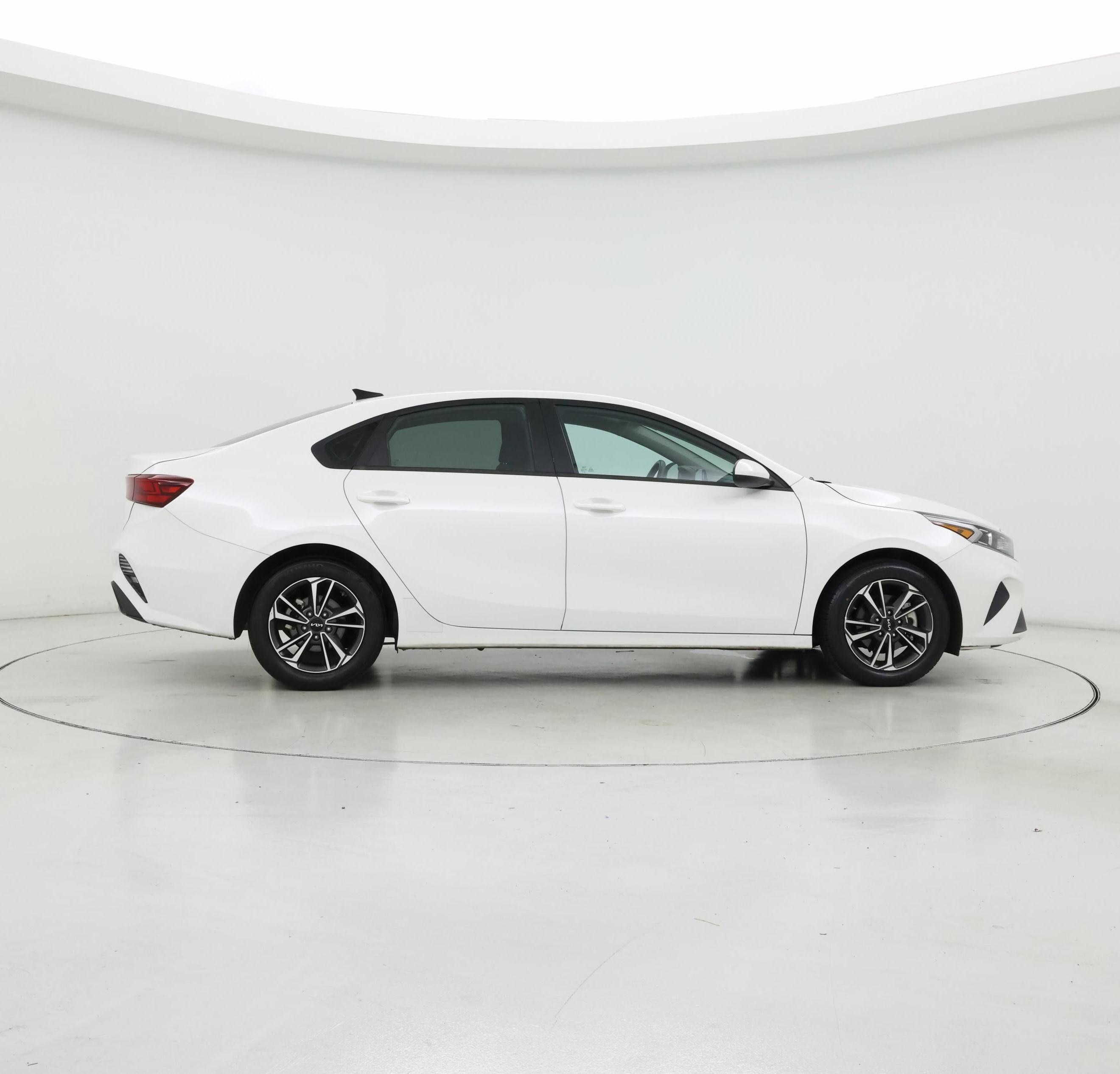 Thumbnail: 2023 Kia Forte - 7