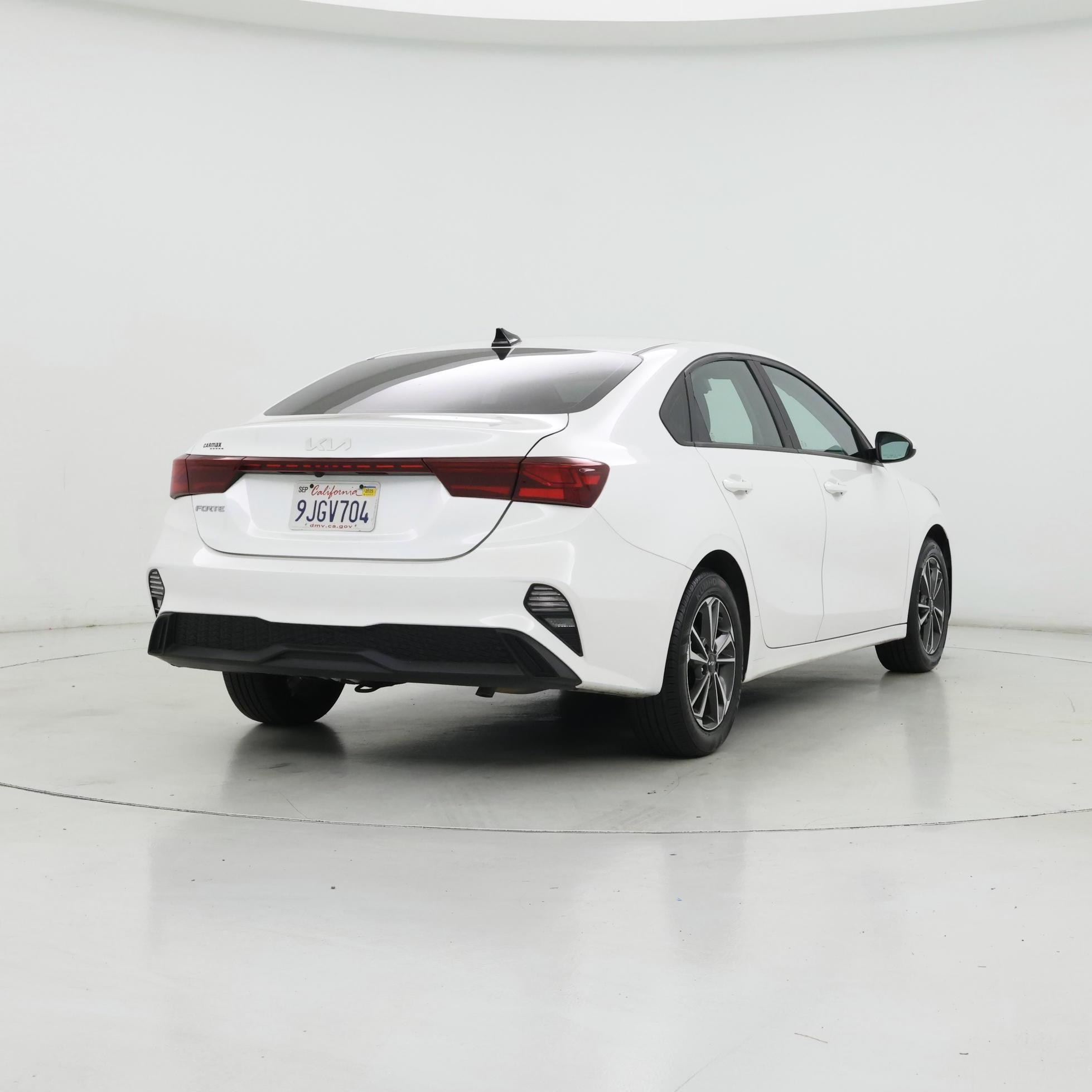 Thumbnail: 2023 Kia Forte - 8