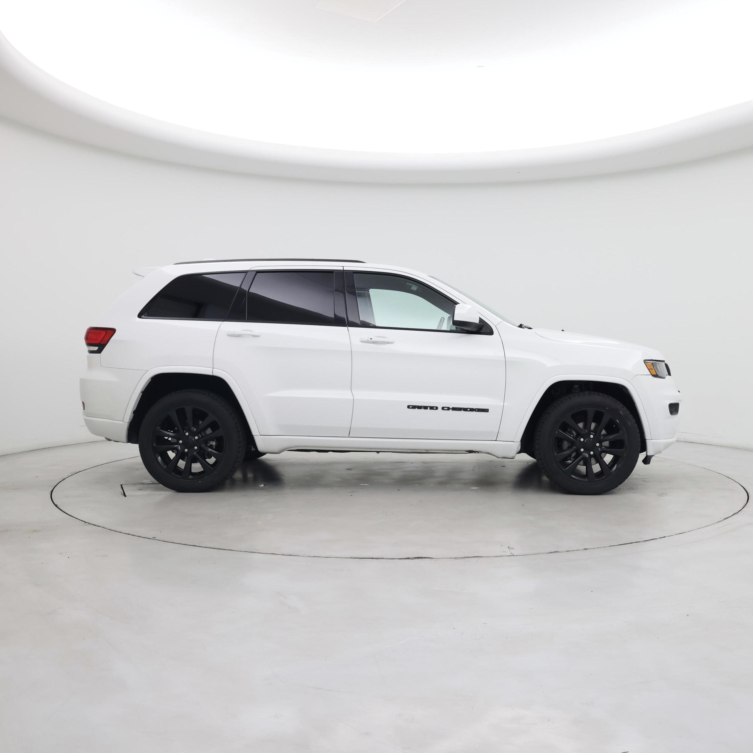 Thumbnail: 2018 Jeep Grand Cherokee - 7