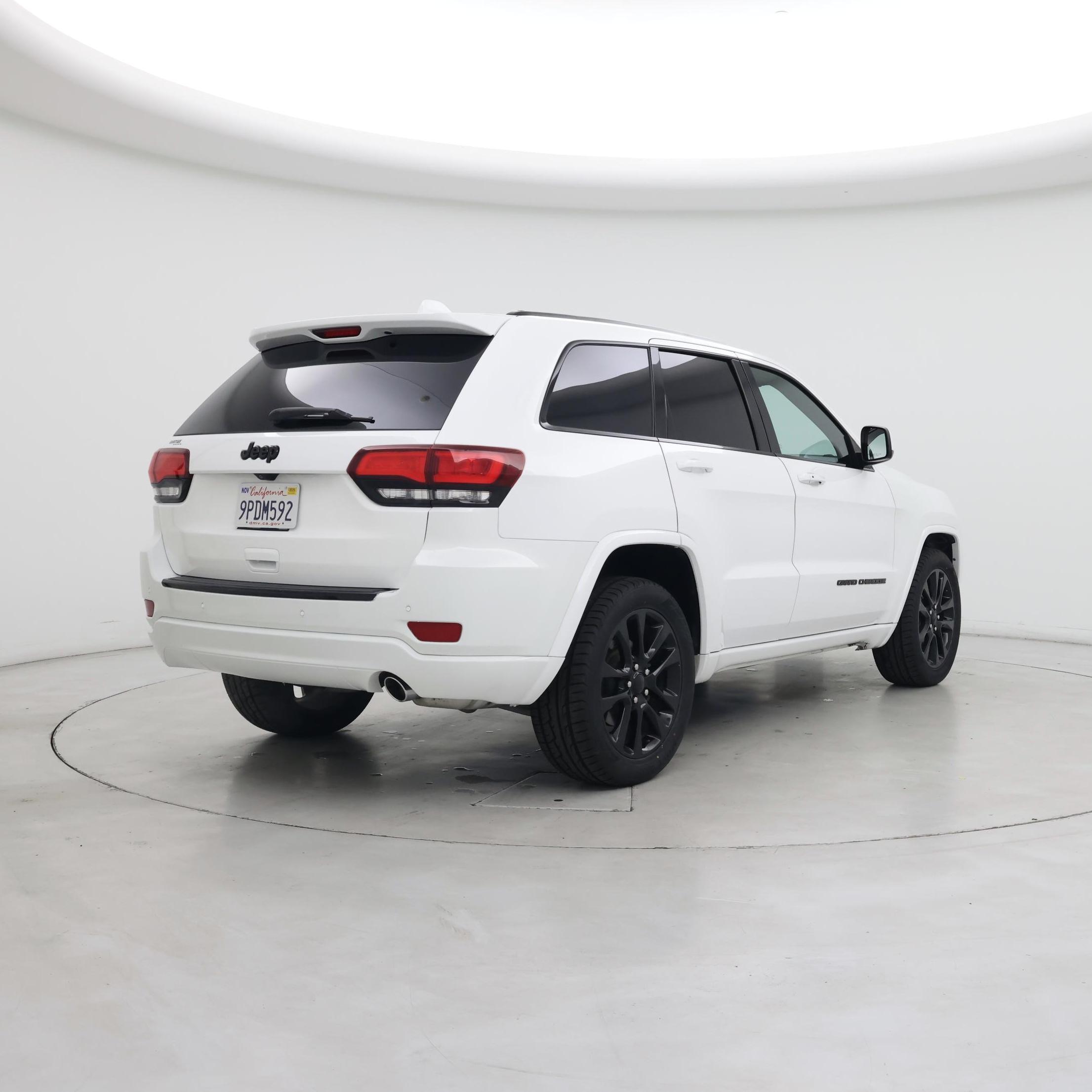 Thumbnail: 2018 Jeep Grand Cherokee - 8