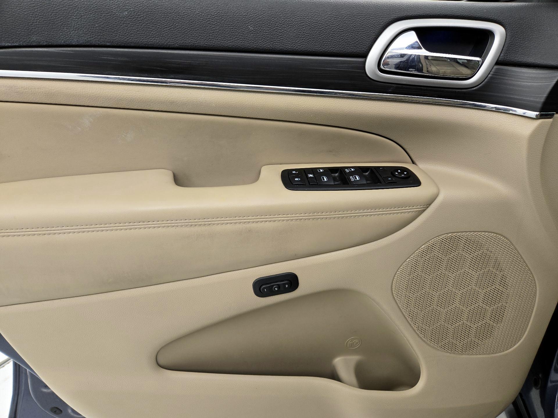 Thumbnail: 2021 Jeep Grand Cherokee - 12