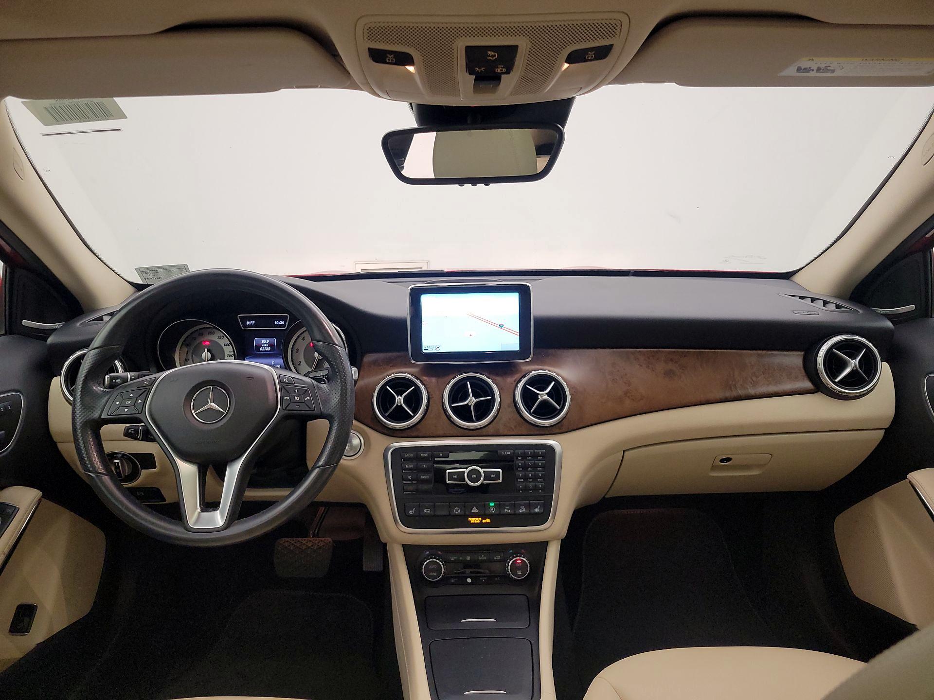 Thumbnail: 2015 Mercedes-Benz GLA - 9