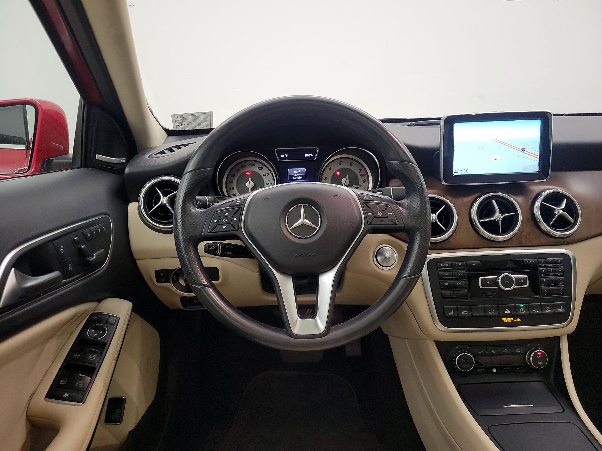 Thumbnail: 2015 Mercedes-Benz GLA - 10
