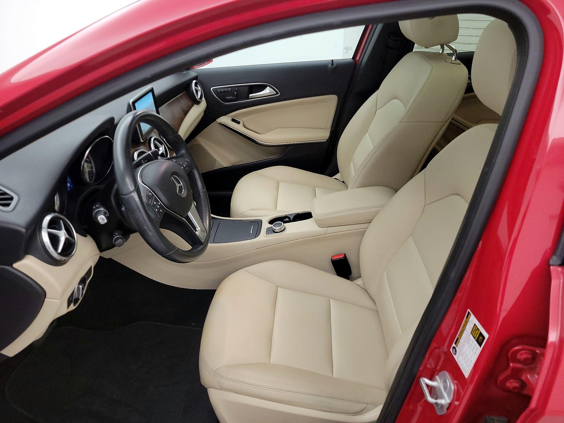 Thumbnail: 2015 Mercedes-Benz GLA - 11