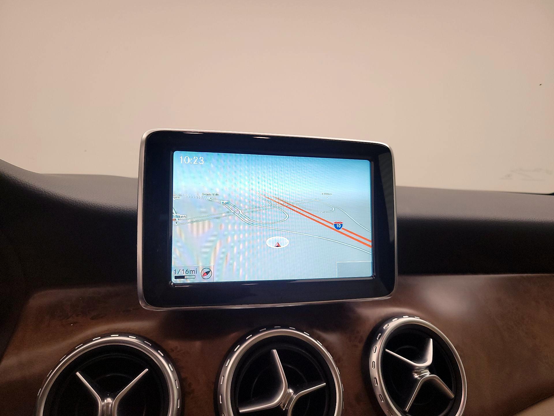 Thumbnail: 2015 Mercedes-Benz GLA - 14