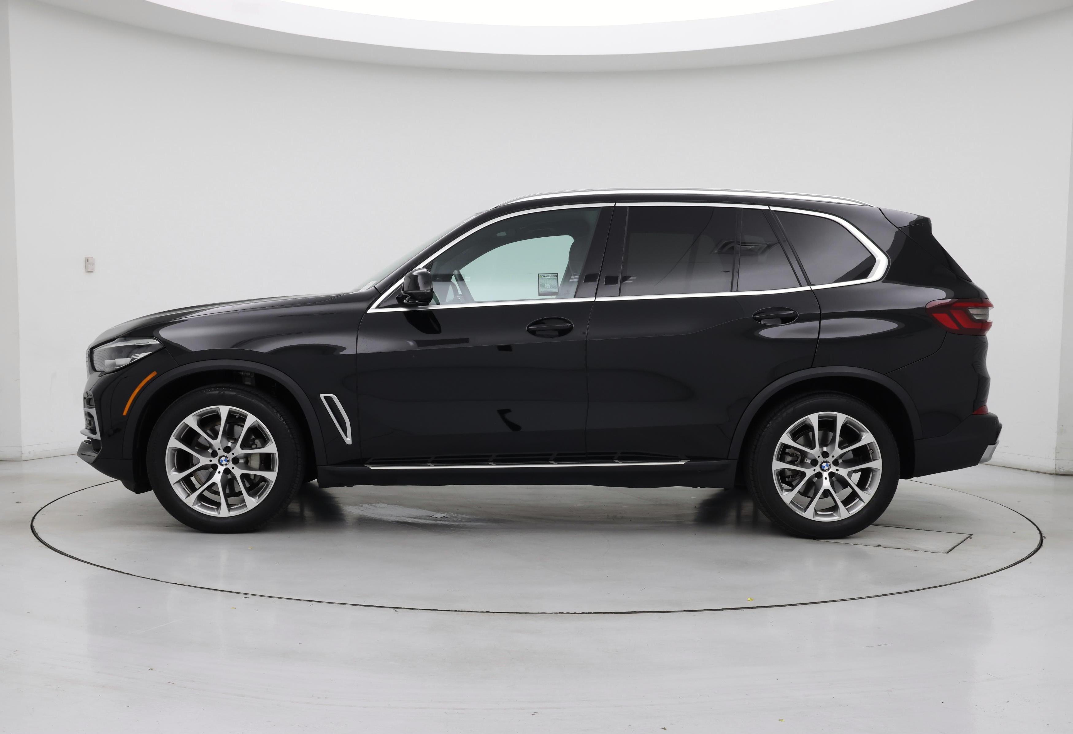 Thumbnail: 2023 BMW X5 - 3