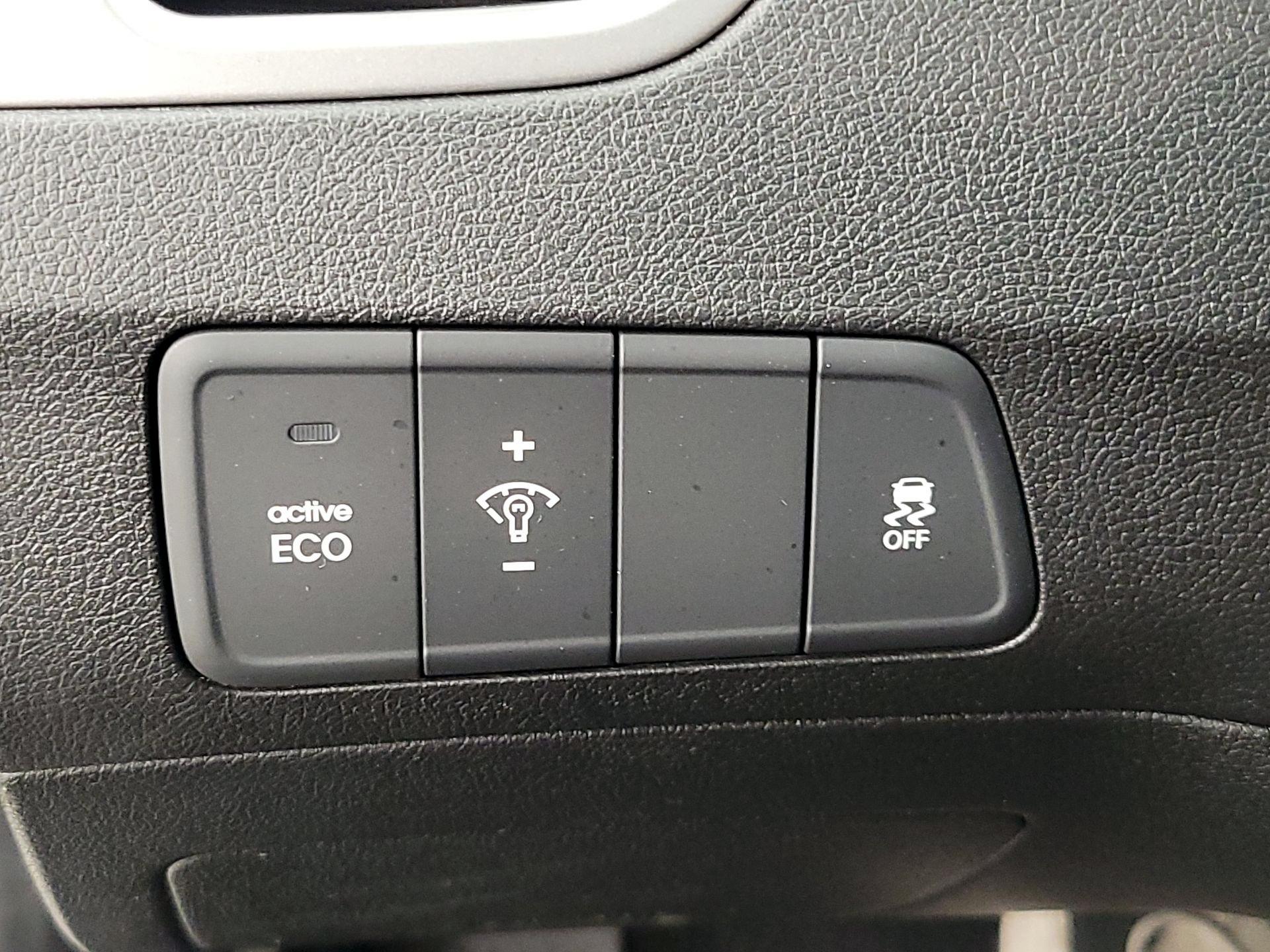 Thumbnail: 2016 Hyundai Elantra - 13