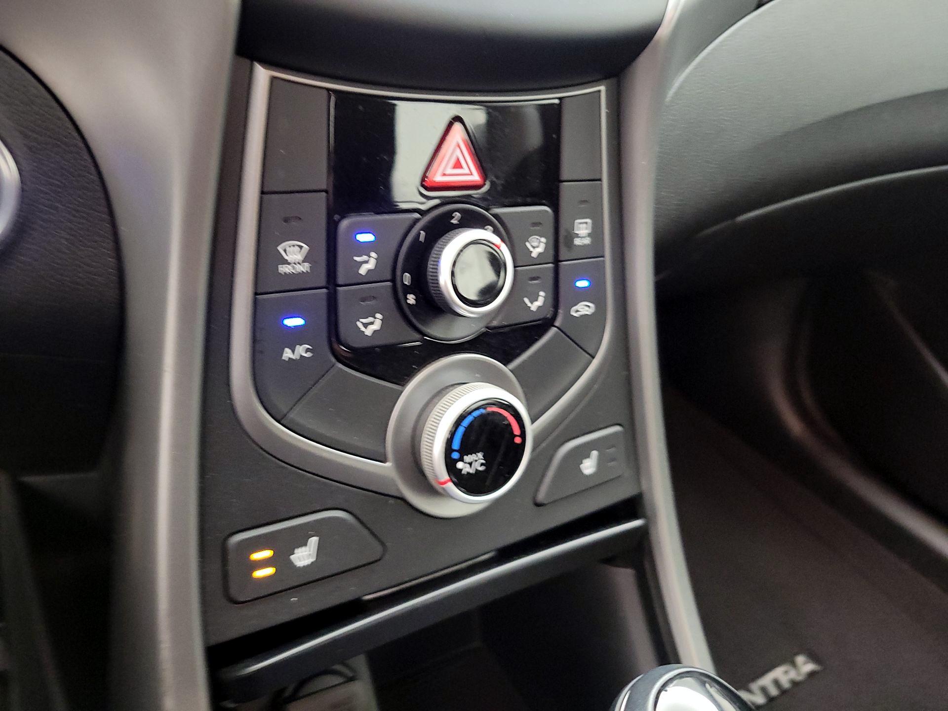 Thumbnail: 2016 Hyundai Elantra - 16