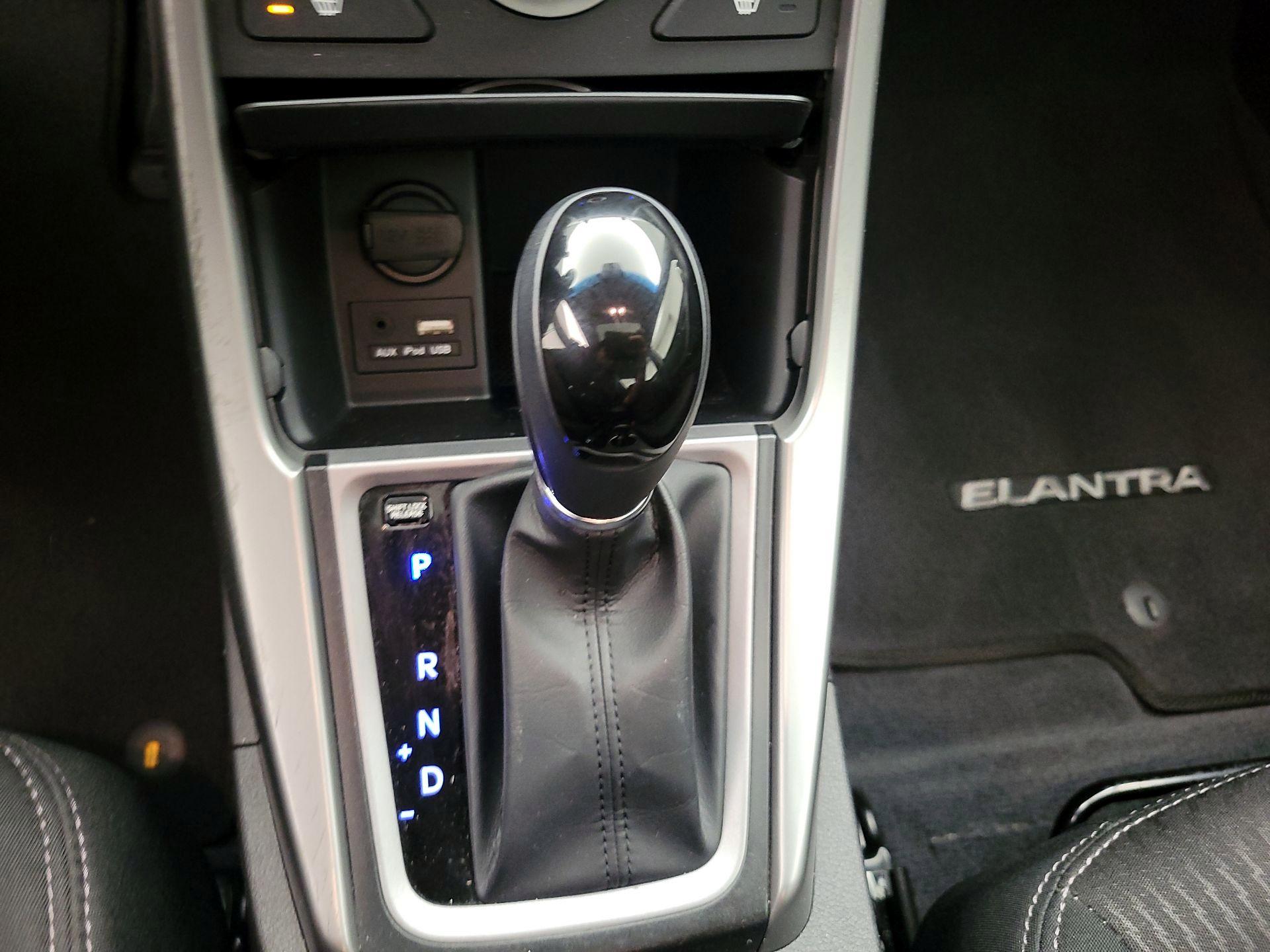 Thumbnail: 2016 Hyundai Elantra - 17