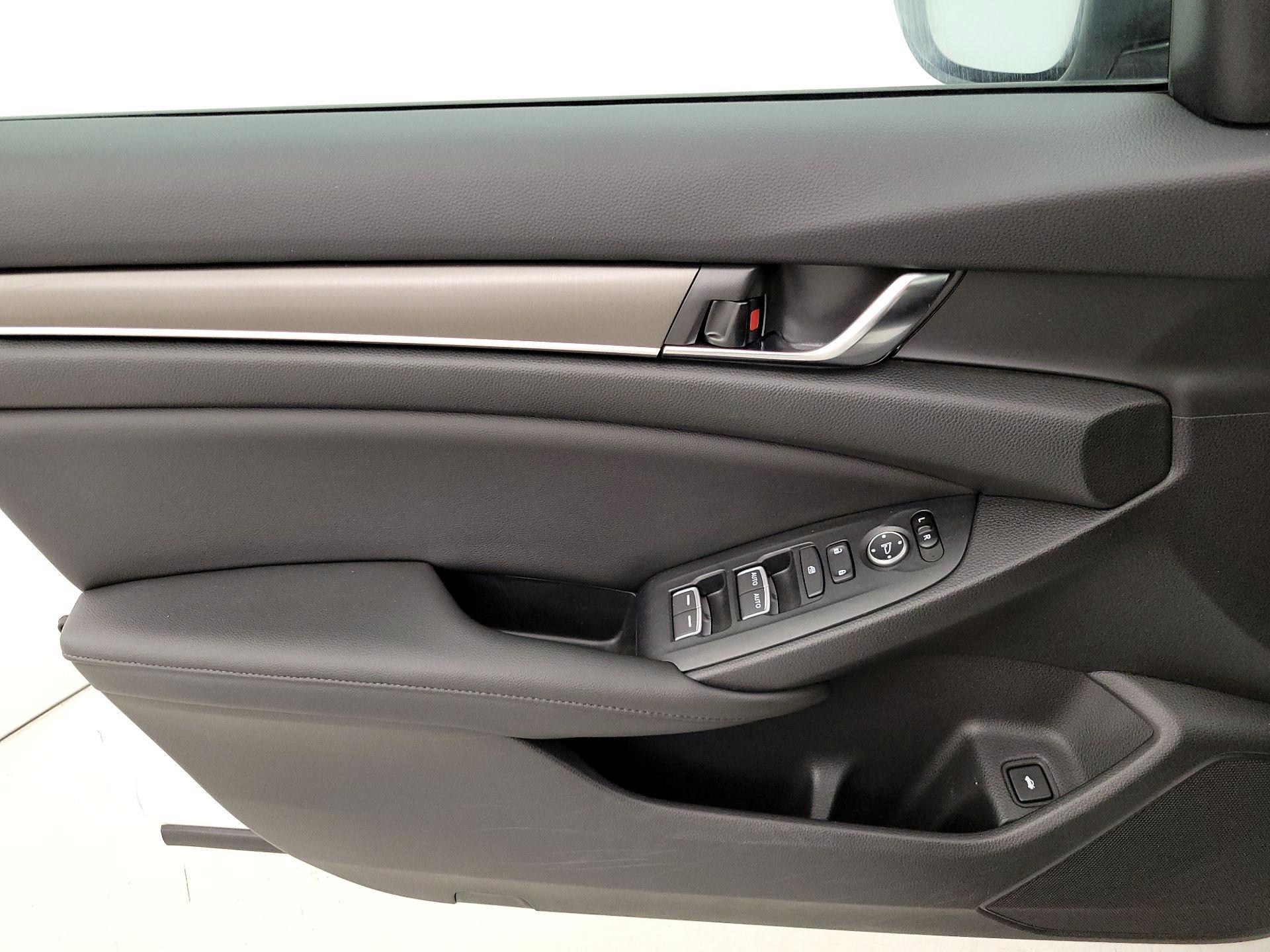 Thumbnail: 2019 Honda Accord - 12