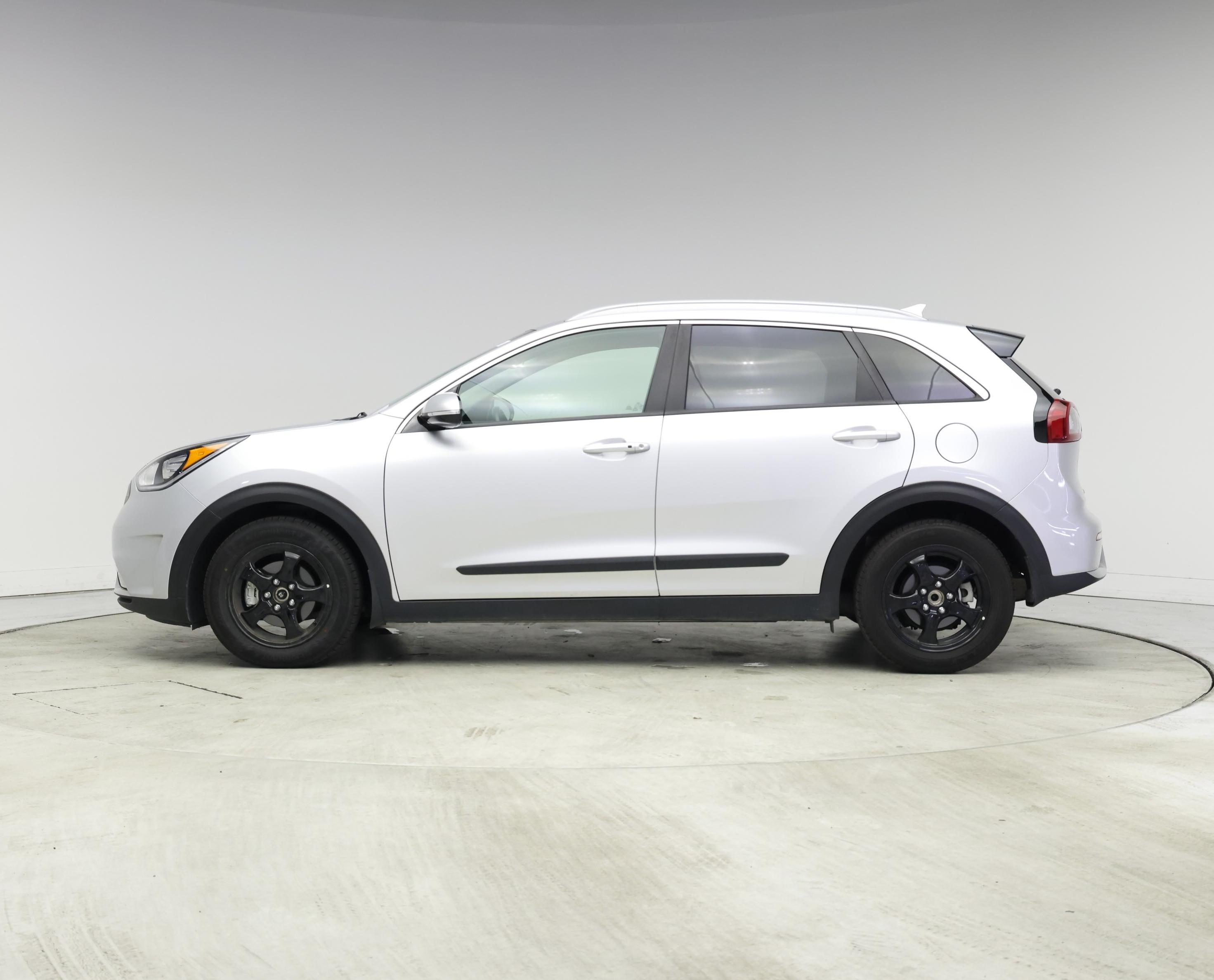 Thumbnail: 2018 Kia Niro - 3