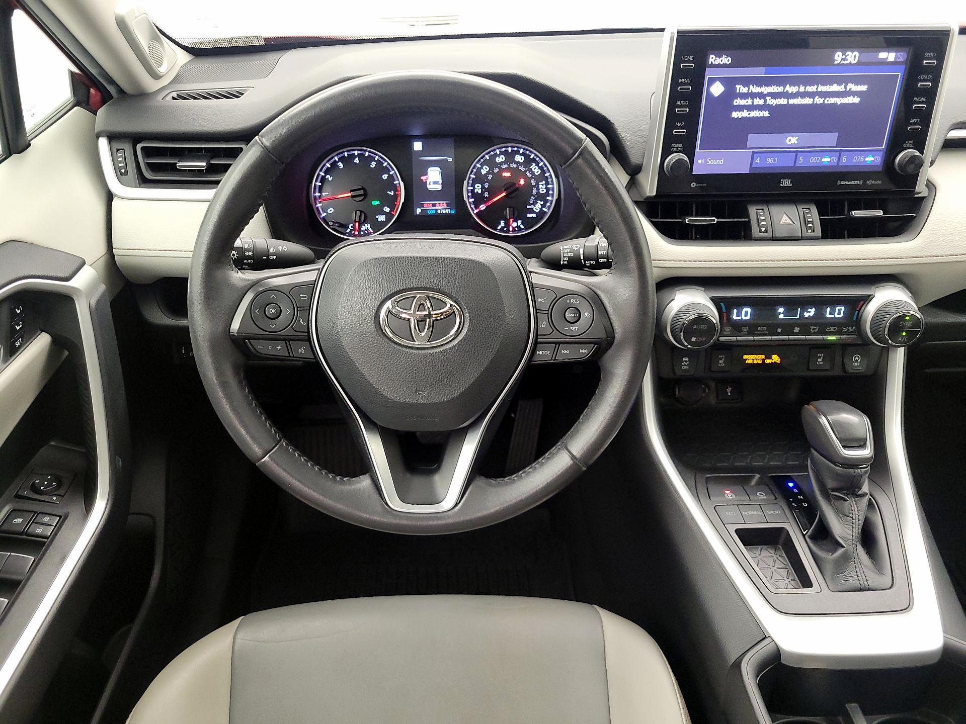 Thumbnail: 2022 Toyota RAV4 - 10