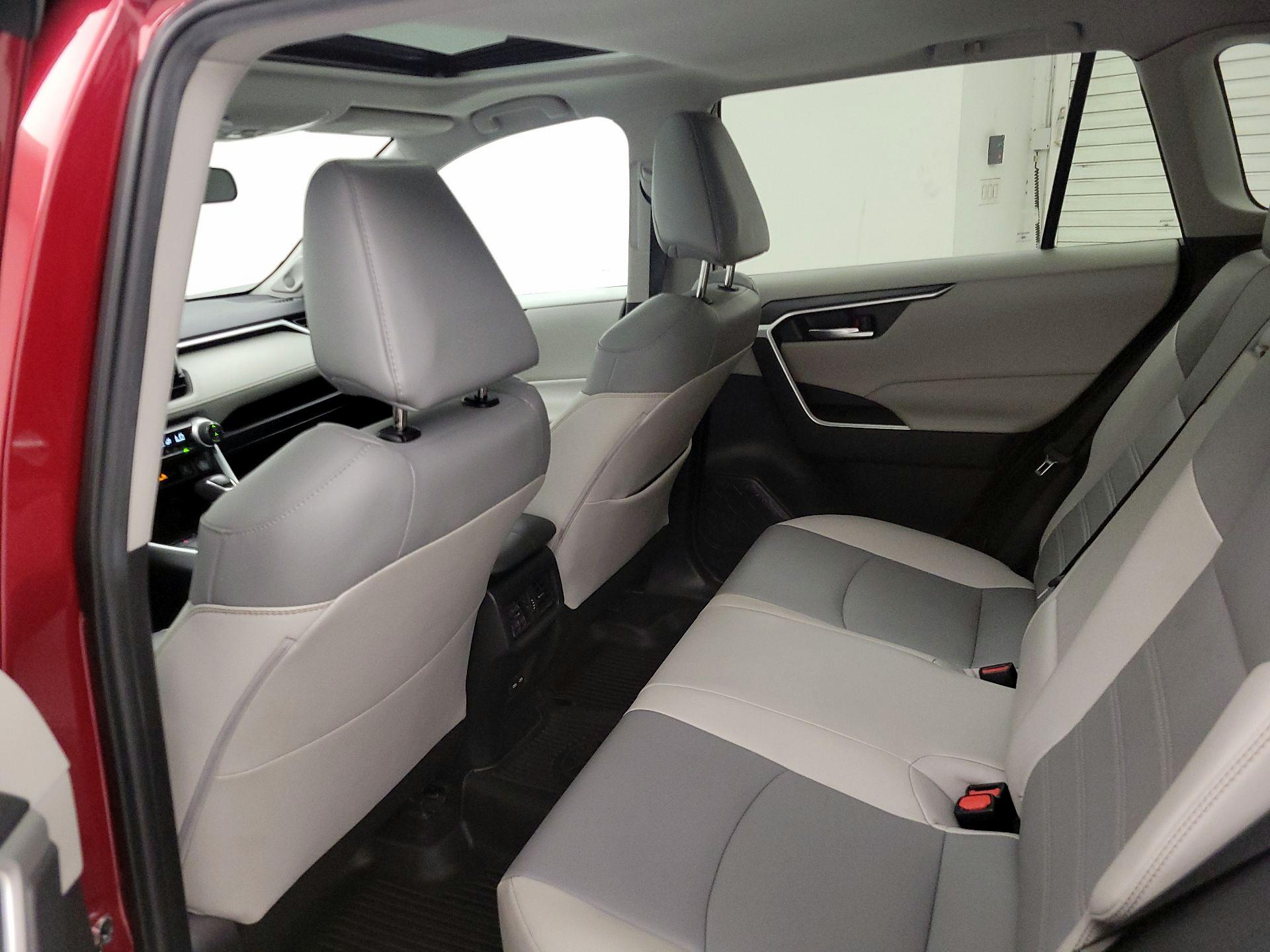 Thumbnail: 2022 Toyota RAV4 - 20