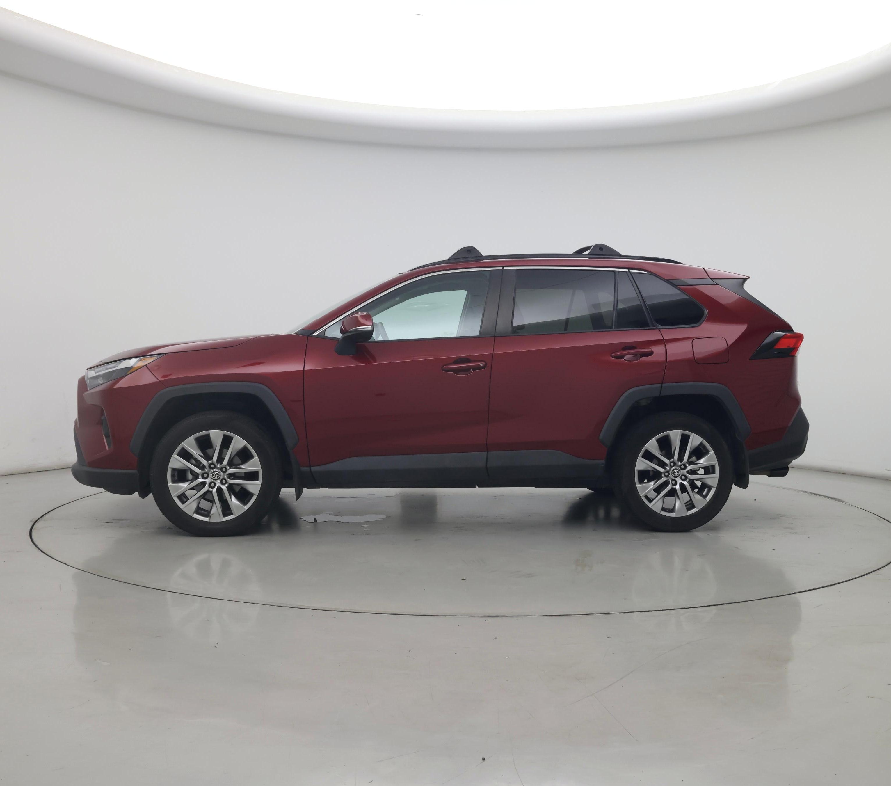 Thumbnail: 2022 Toyota RAV4 - 3