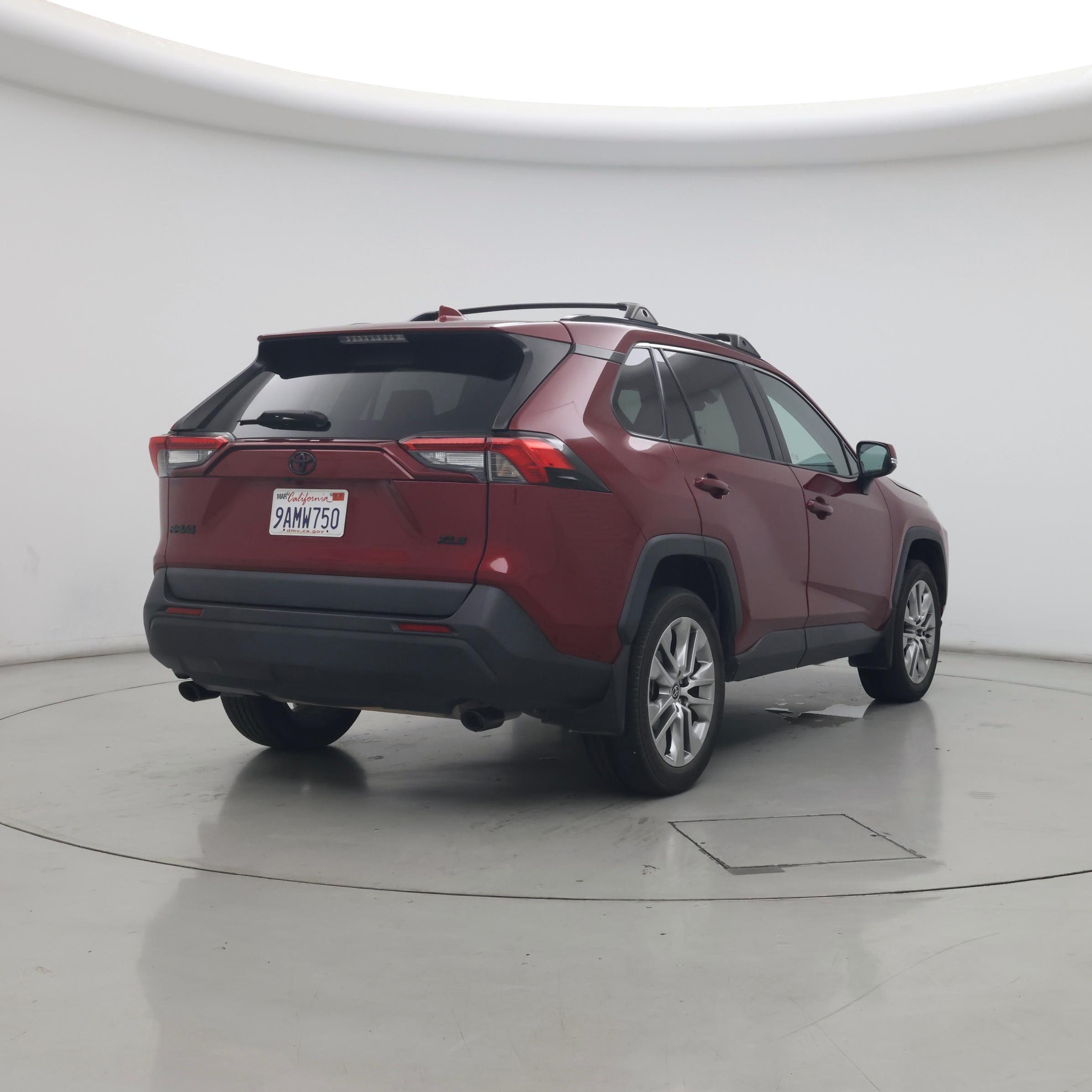 Thumbnail: 2022 Toyota RAV4 - 8
