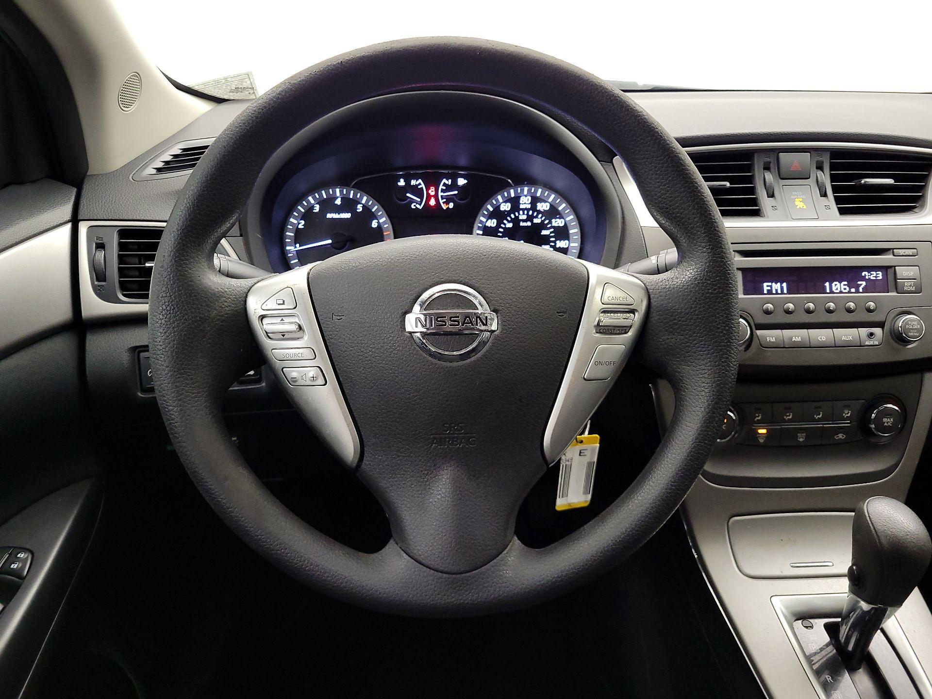Thumbnail: 2014 Nissan Sentra - 10
