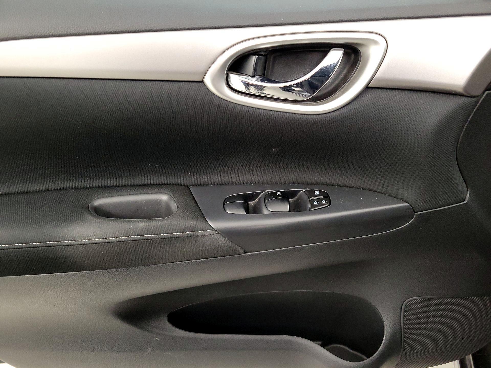Thumbnail: 2014 Nissan Sentra - 12