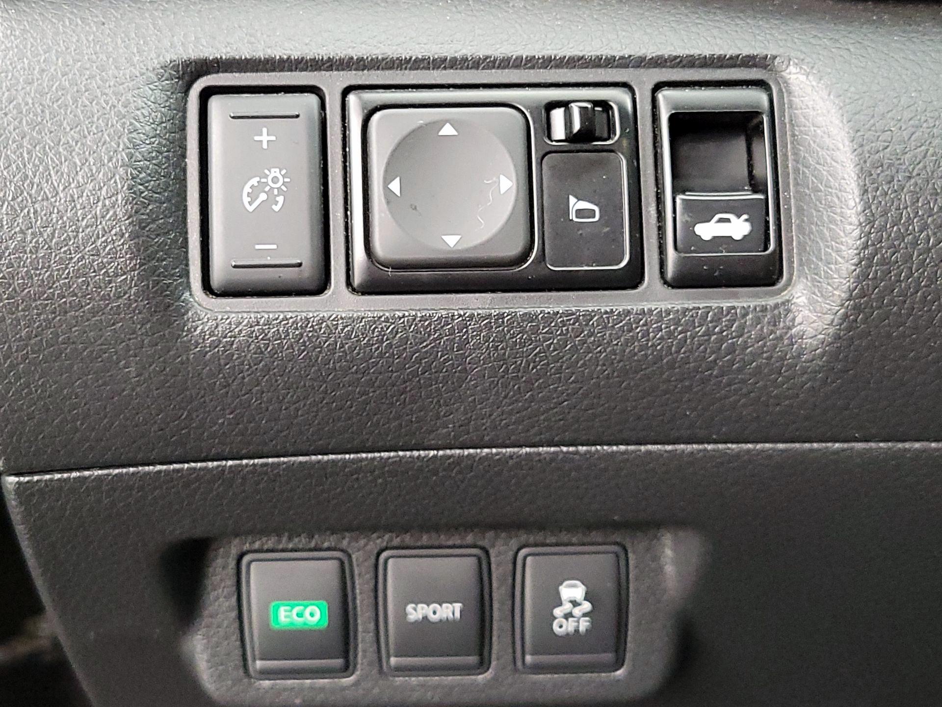 Thumbnail: 2014 Nissan Sentra - 13
