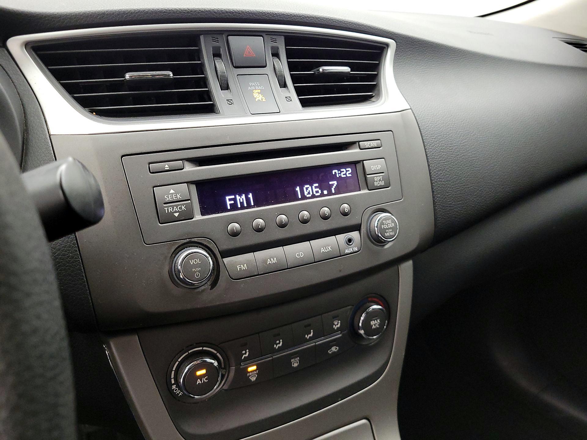 Thumbnail: 2014 Nissan Sentra - 14