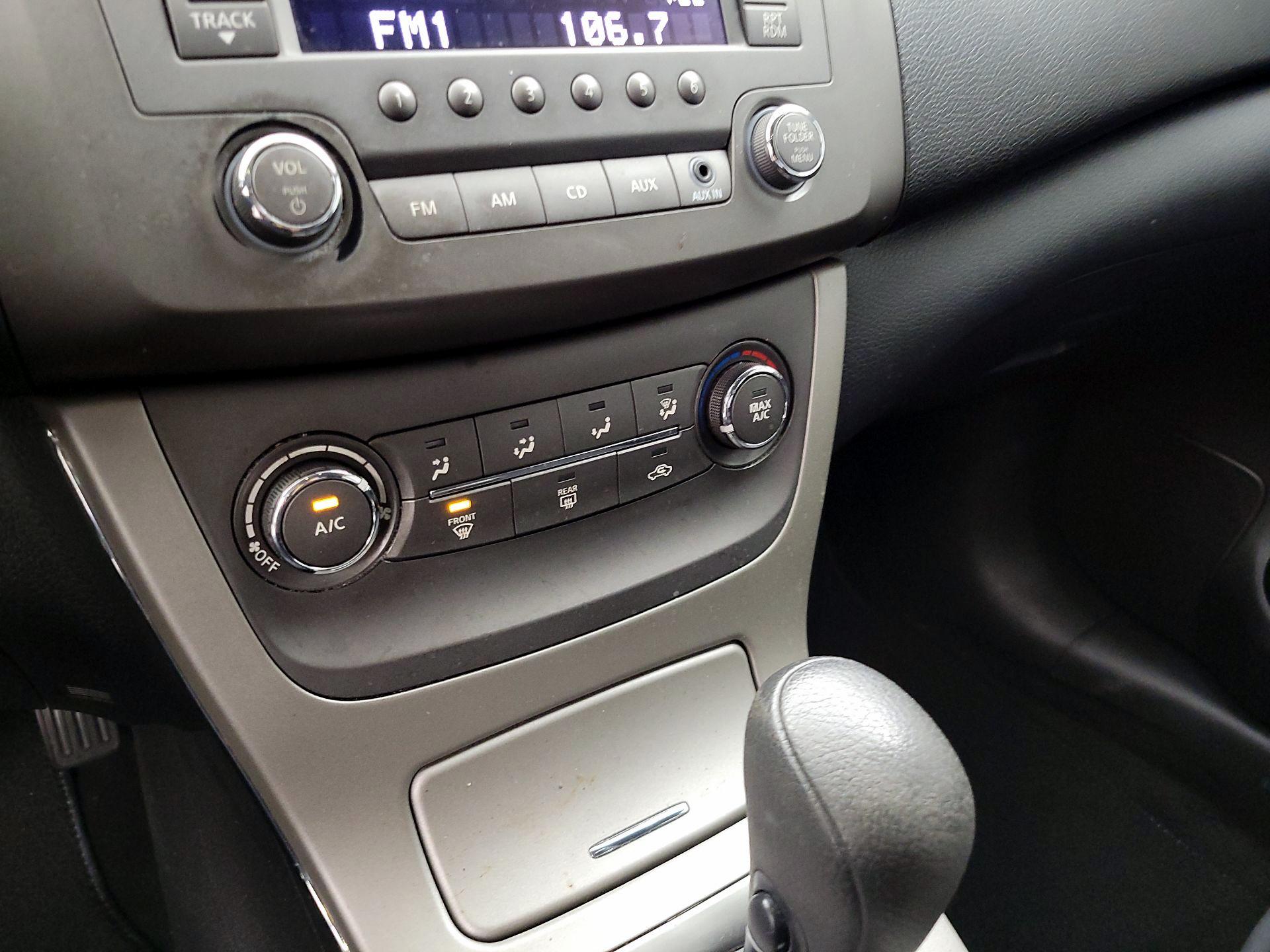 Thumbnail: 2014 Nissan Sentra - 15
