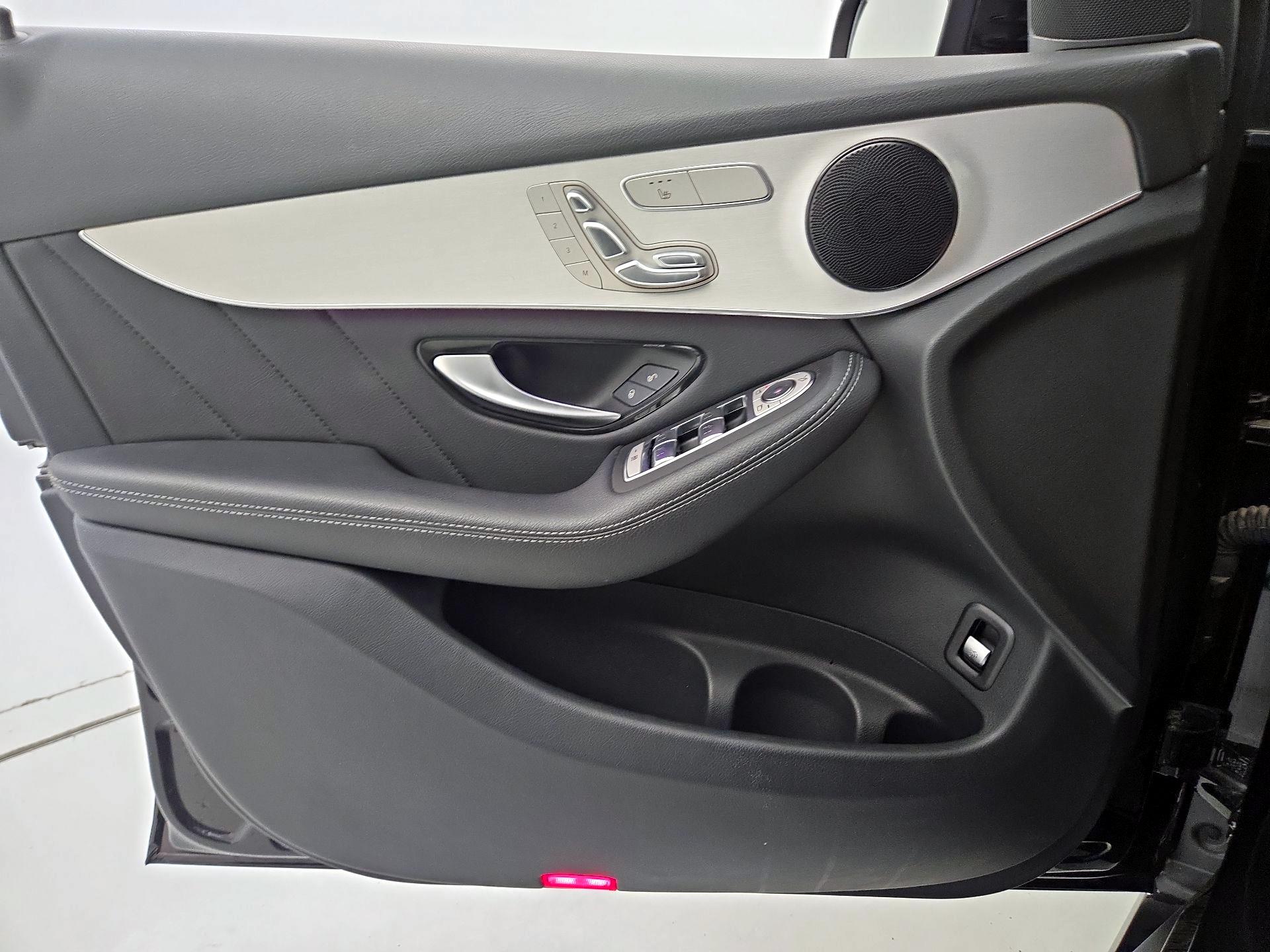 Thumbnail: 2022 Mercedes-Benz GLC - 12