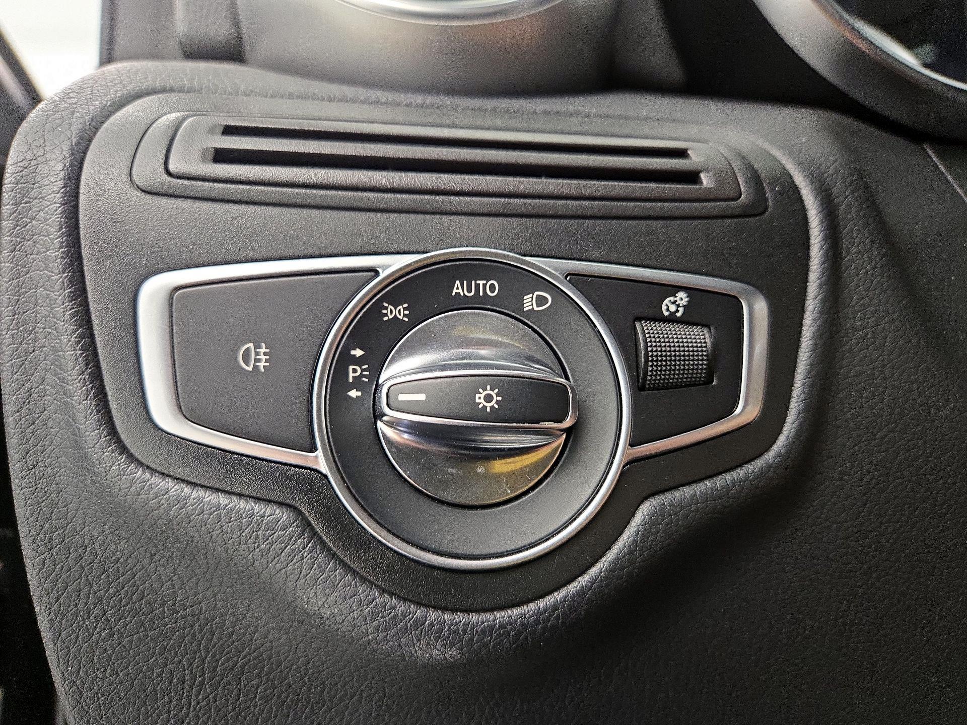 Thumbnail: 2022 Mercedes-Benz GLC - 13