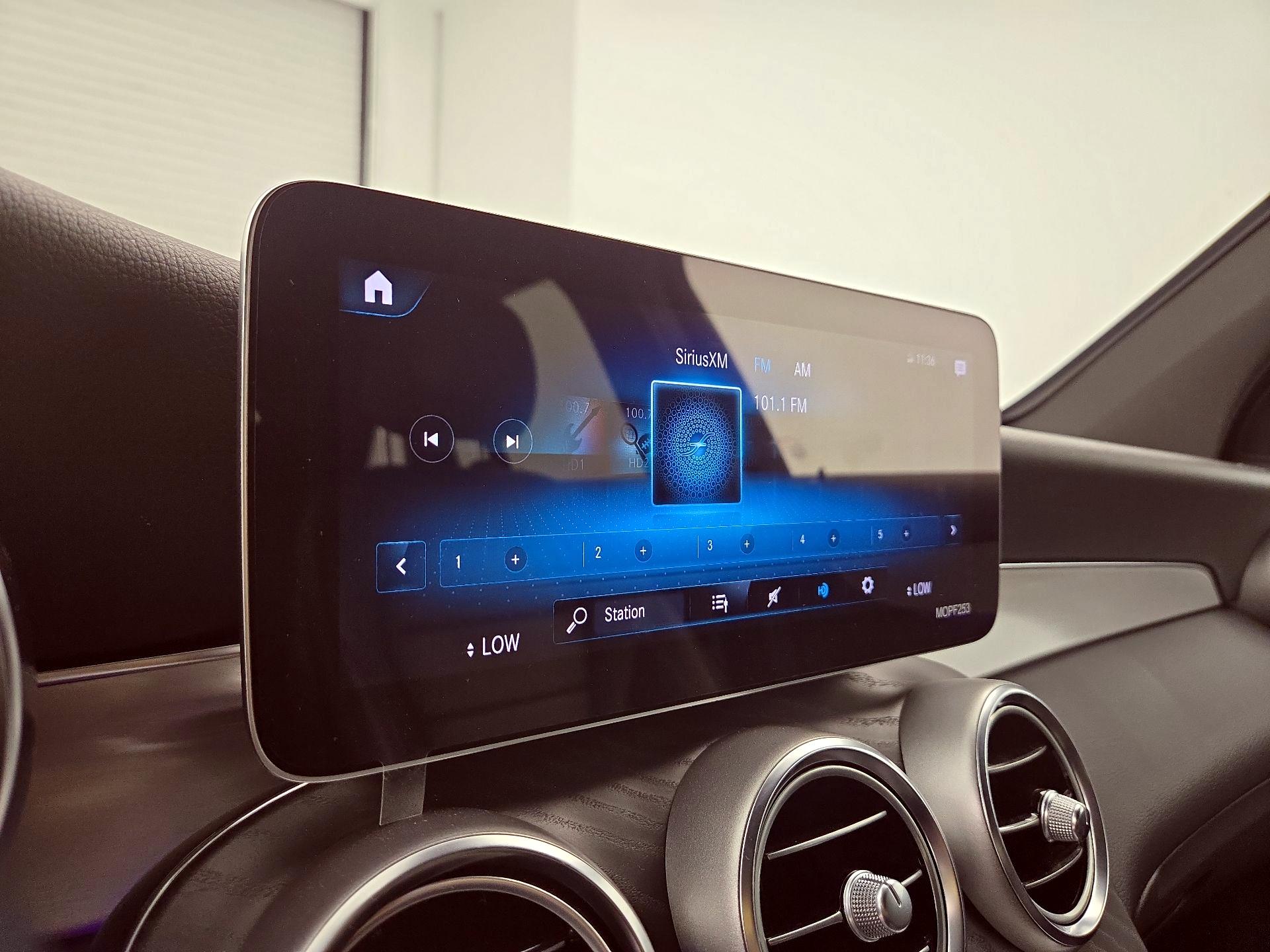 Thumbnail: 2022 Mercedes-Benz GLC - 15