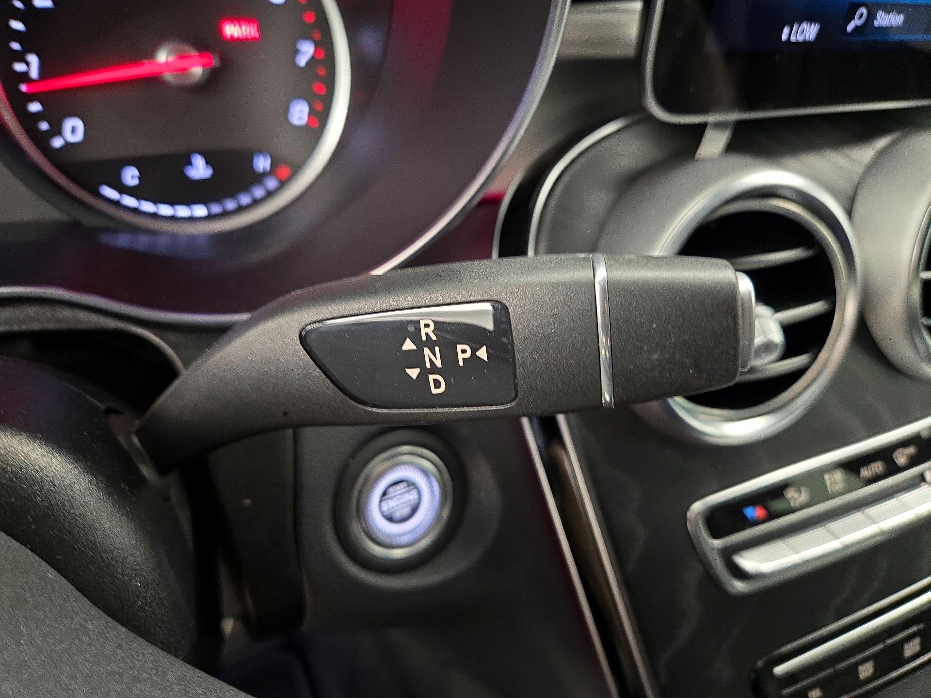 Thumbnail: 2022 Mercedes-Benz GLC - 17