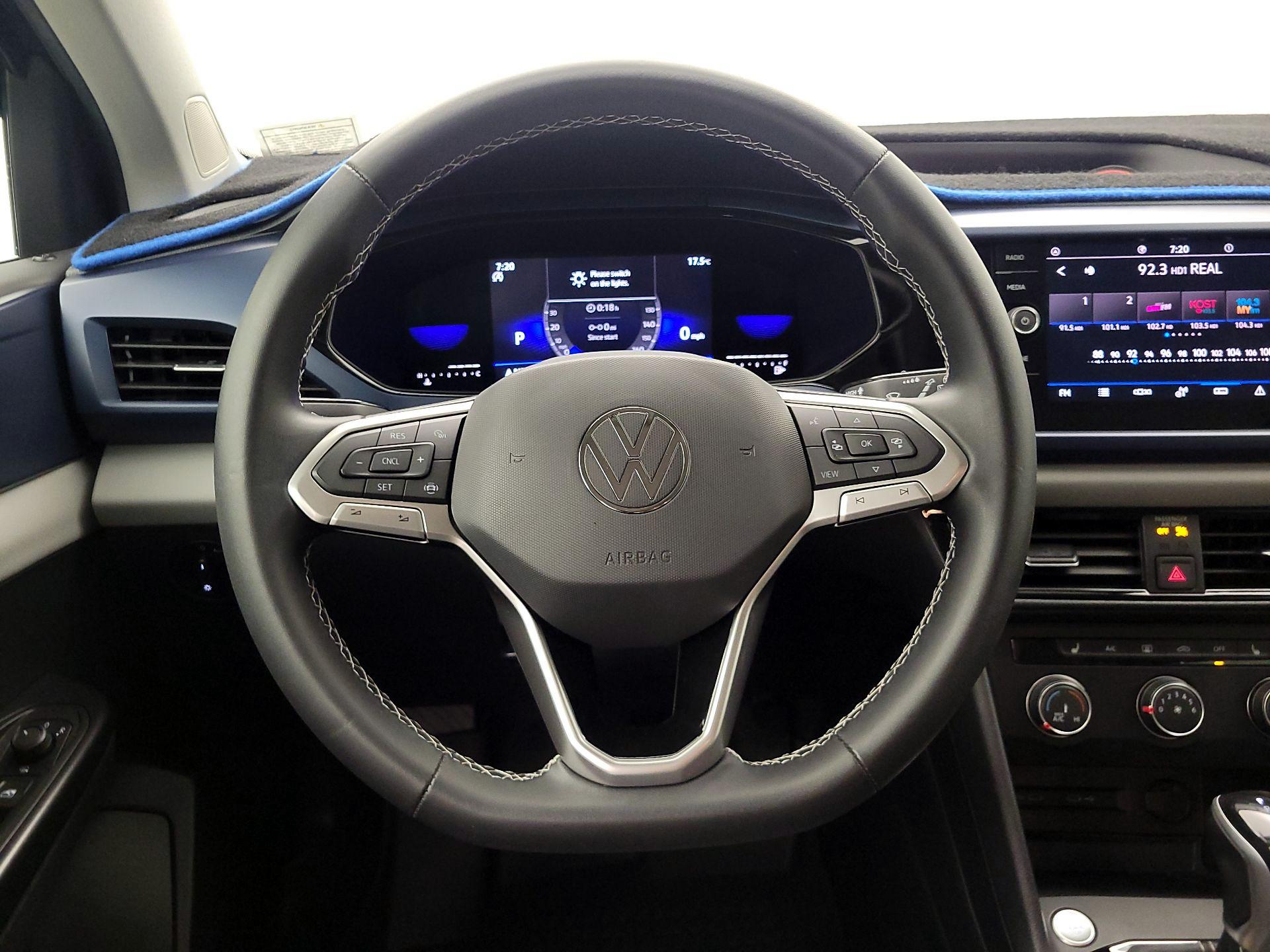 Thumbnail: 2022 Volkswagen Taos - 10