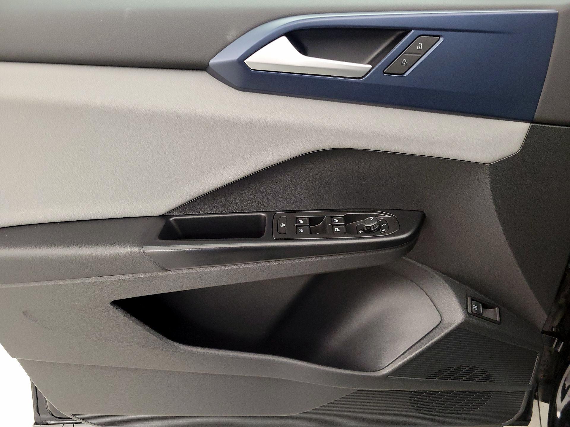 Thumbnail: 2022 Volkswagen Taos - 12