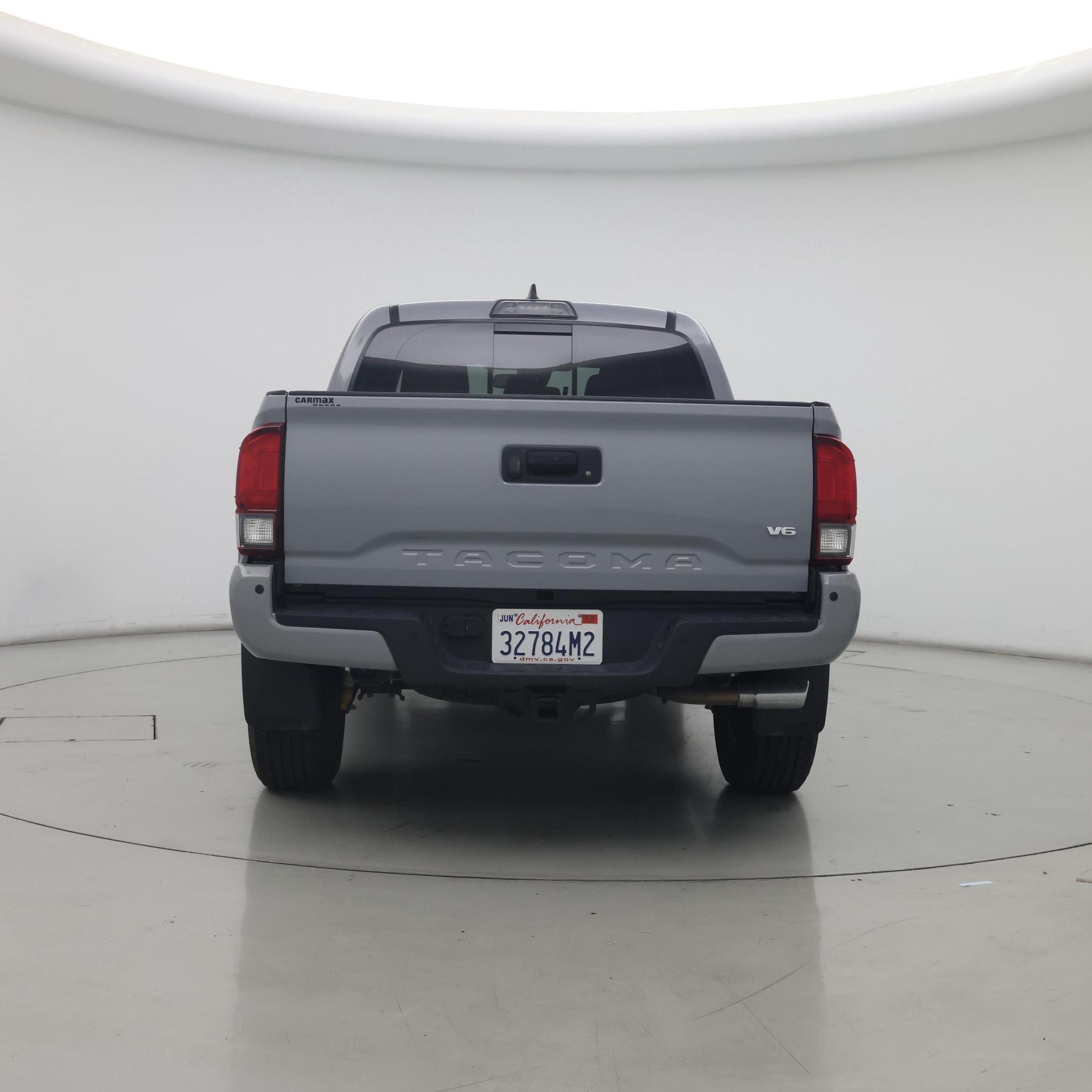 Thumbnail: 2018 Toyota Tacoma - 6