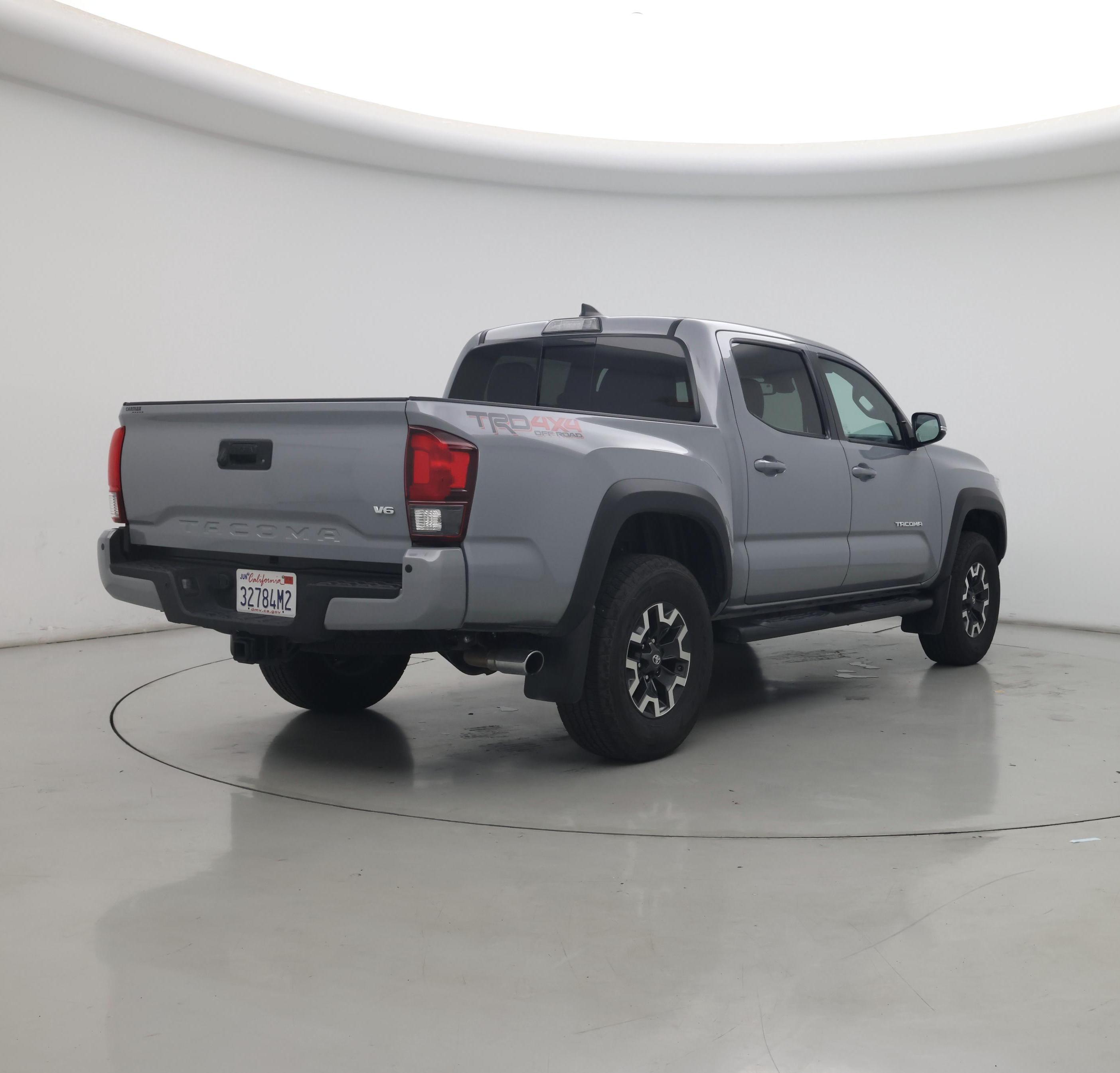 Thumbnail: 2018 Toyota Tacoma - 8