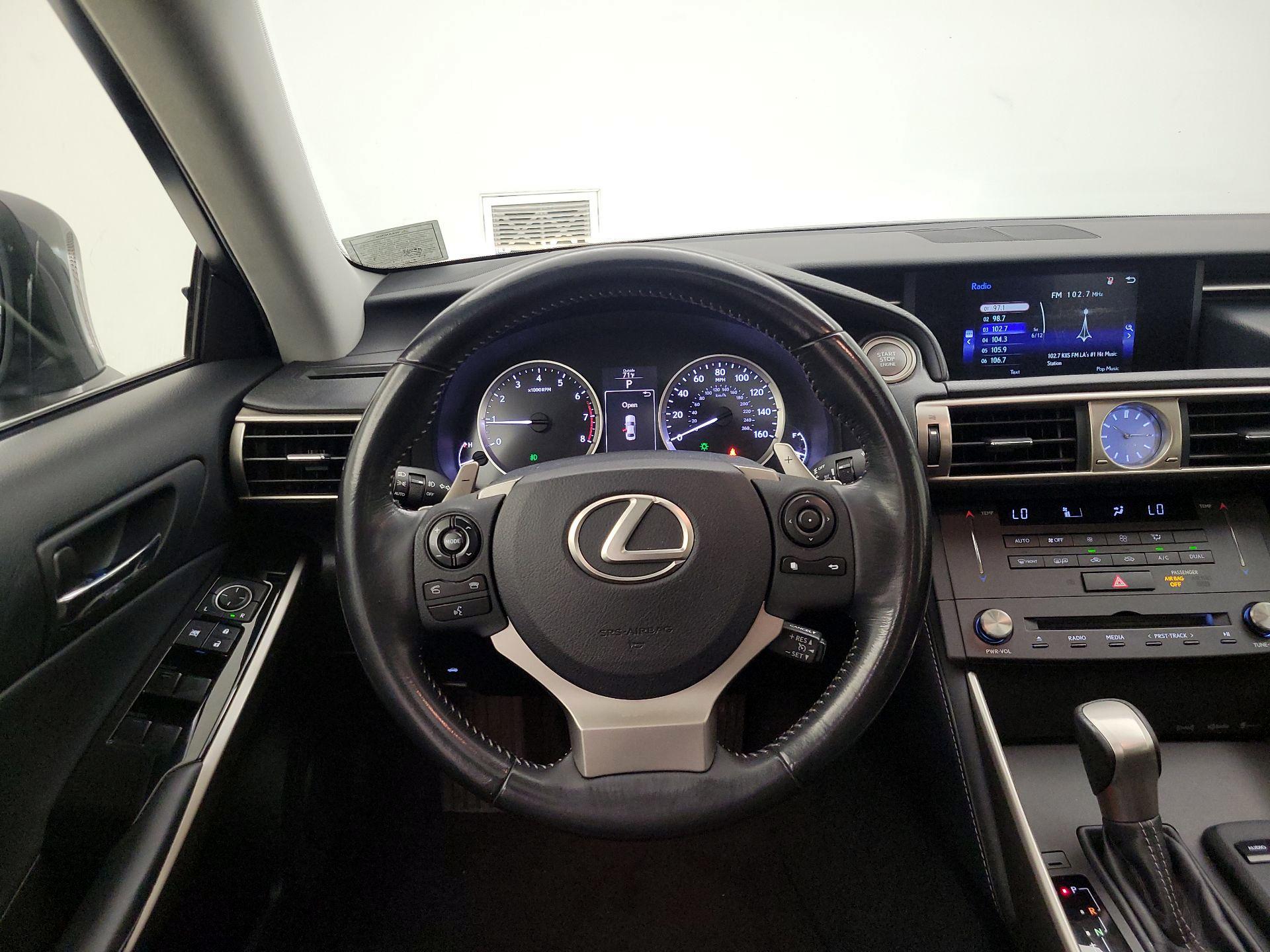 Thumbnail: 2015 Lexus IS - 10