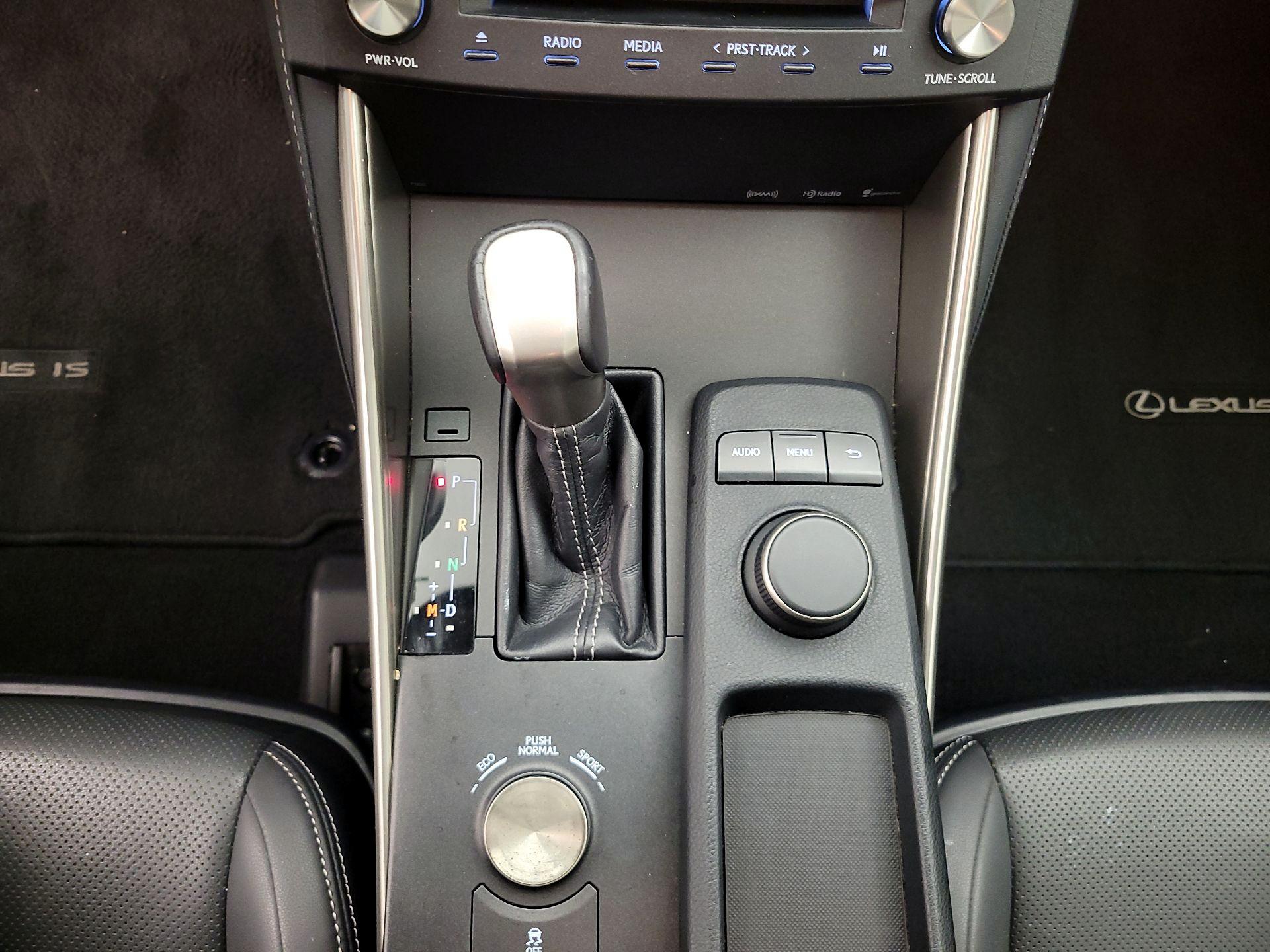 Thumbnail: 2015 Lexus IS - 17