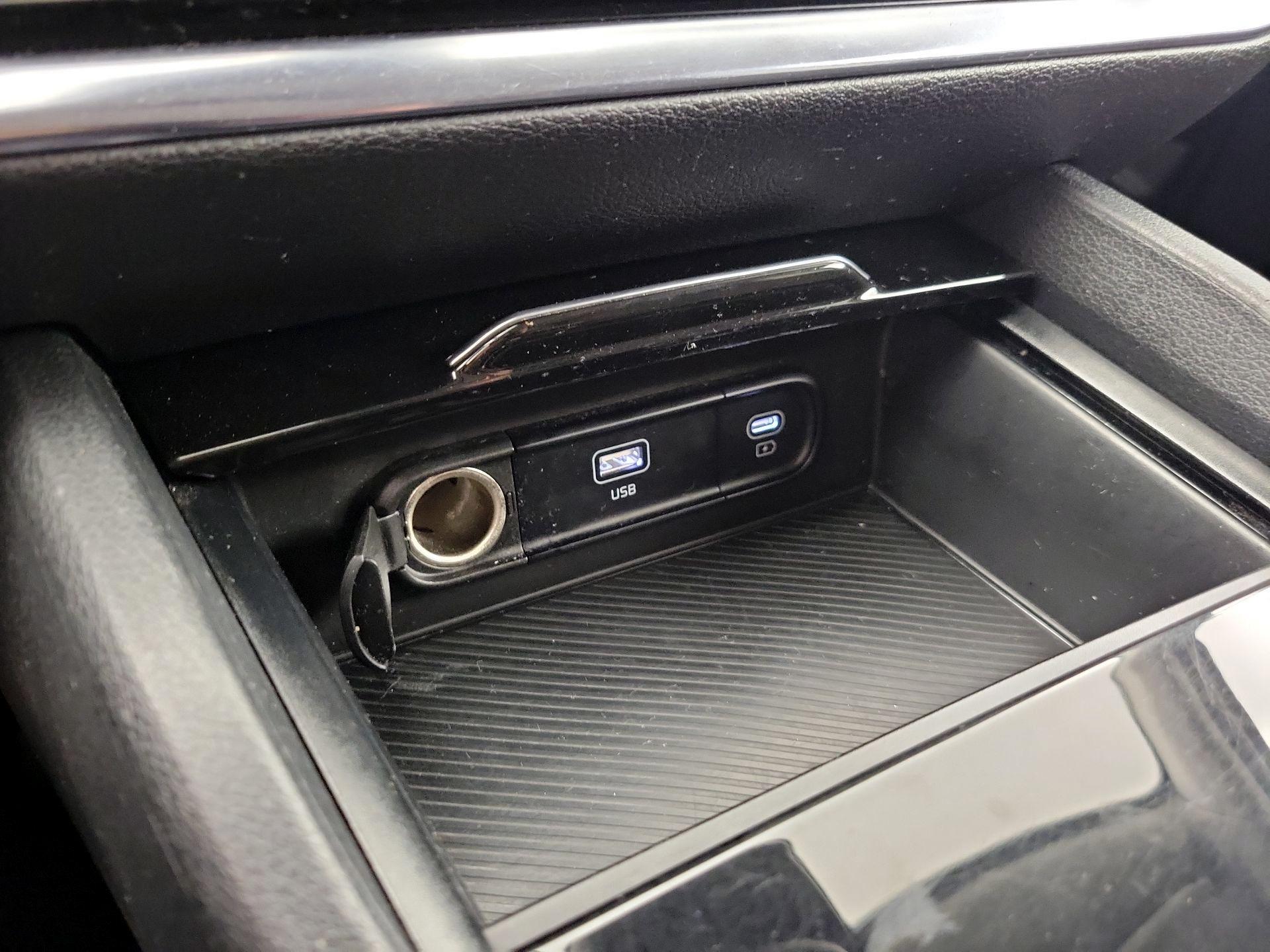 Thumbnail: 2023 Kia Sportage - 18