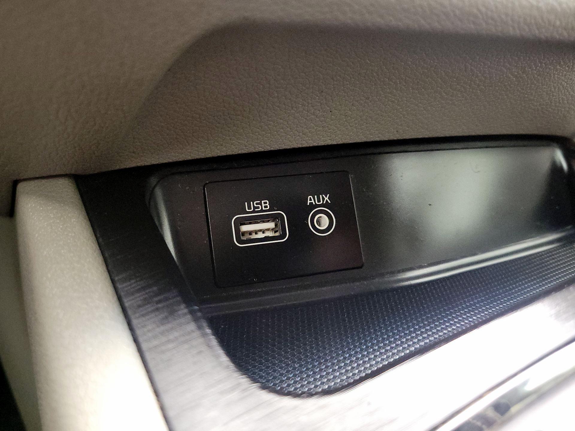 Thumbnail: 2018 Kia Sedona - 18