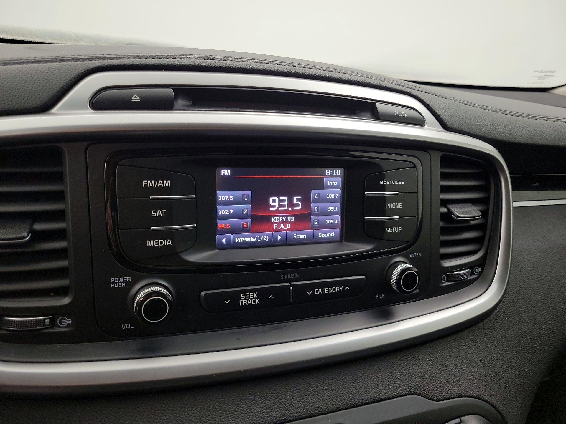Thumbnail: 2016 Kia Sorento - 15