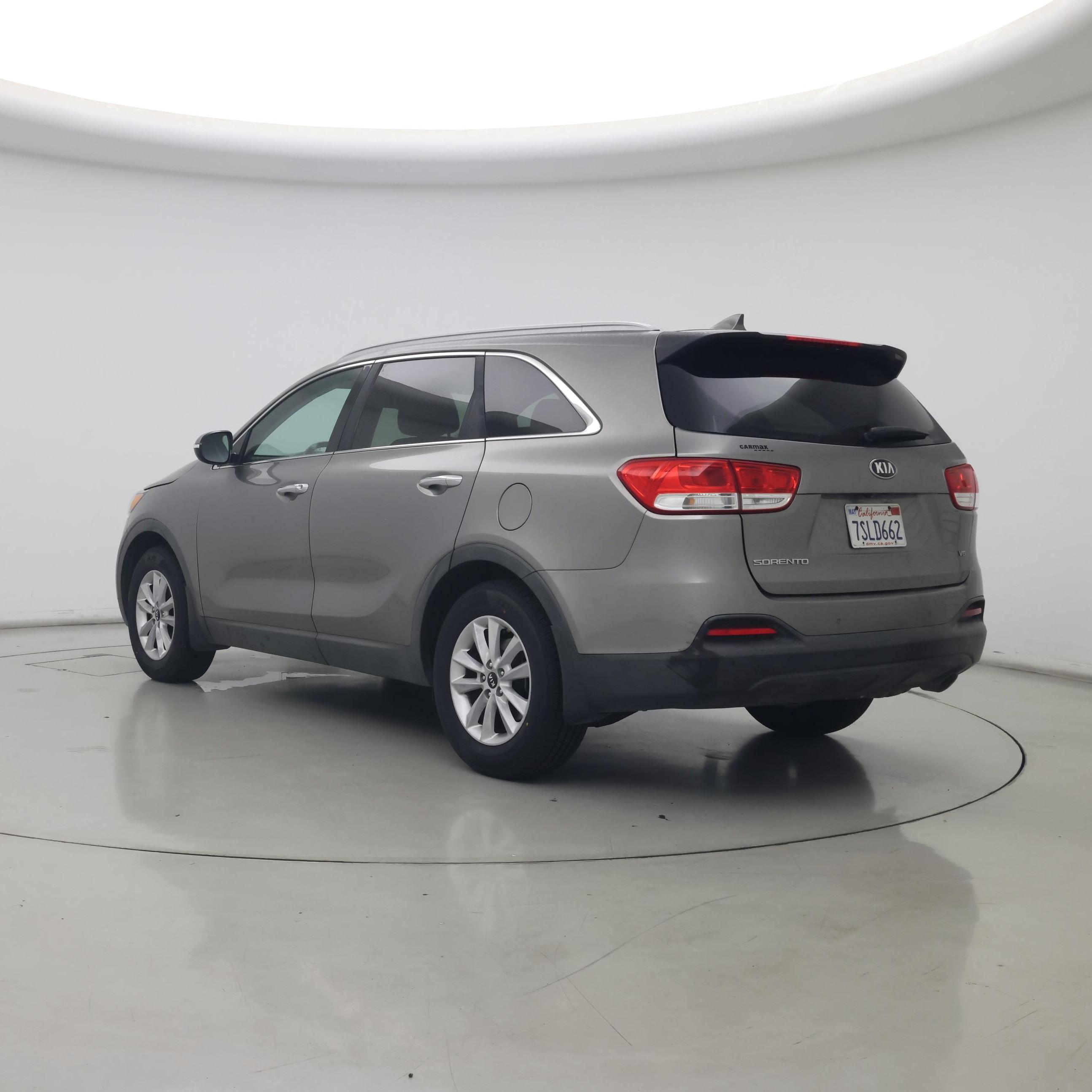 Thumbnail: 2016 Kia Sorento - 2