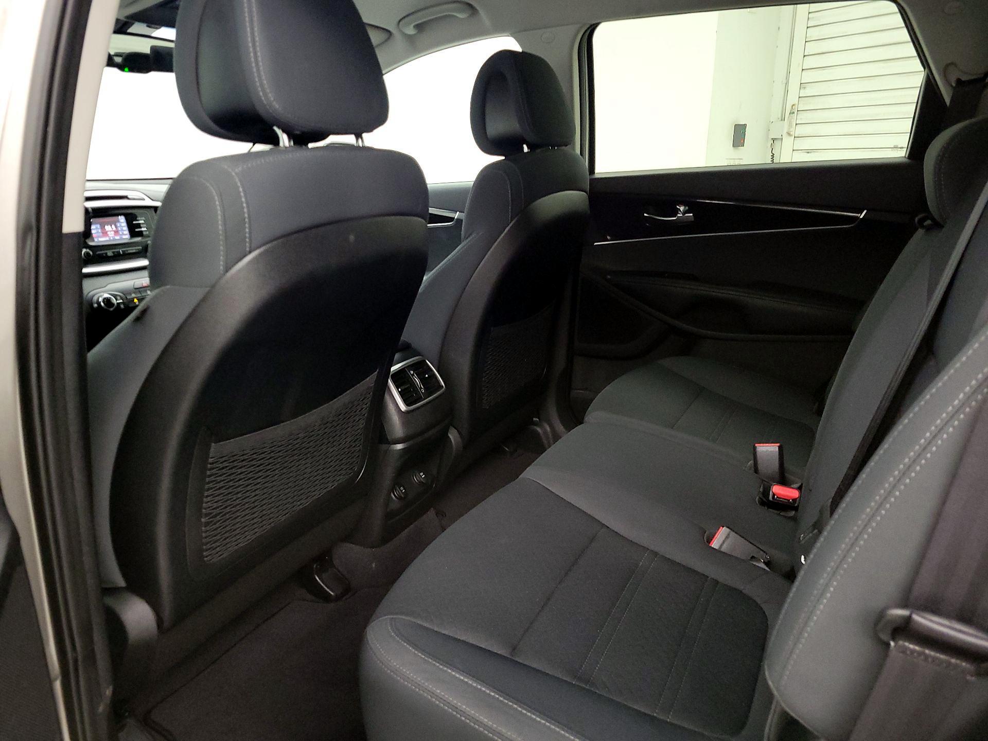 Thumbnail: 2016 Kia Sorento - 19