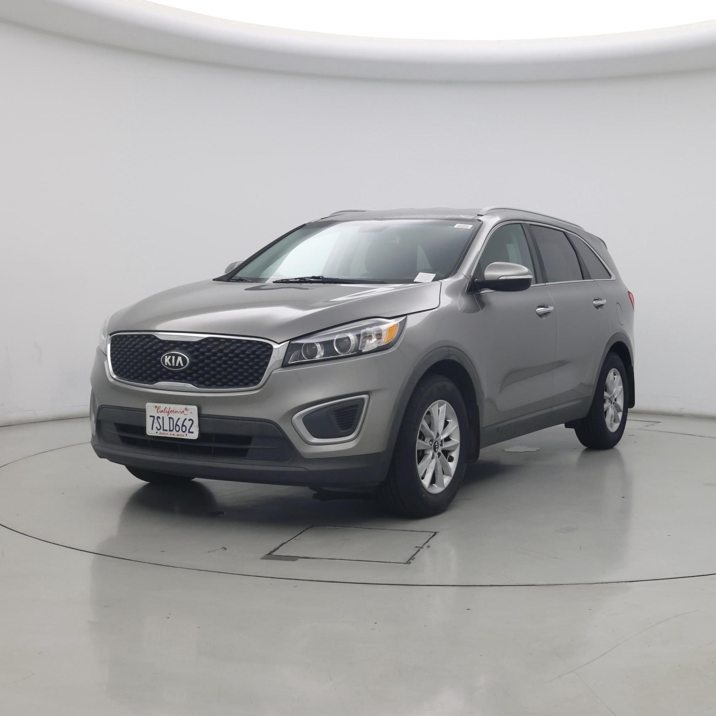 Thumbnail: 2016 Kia Sorento - 4