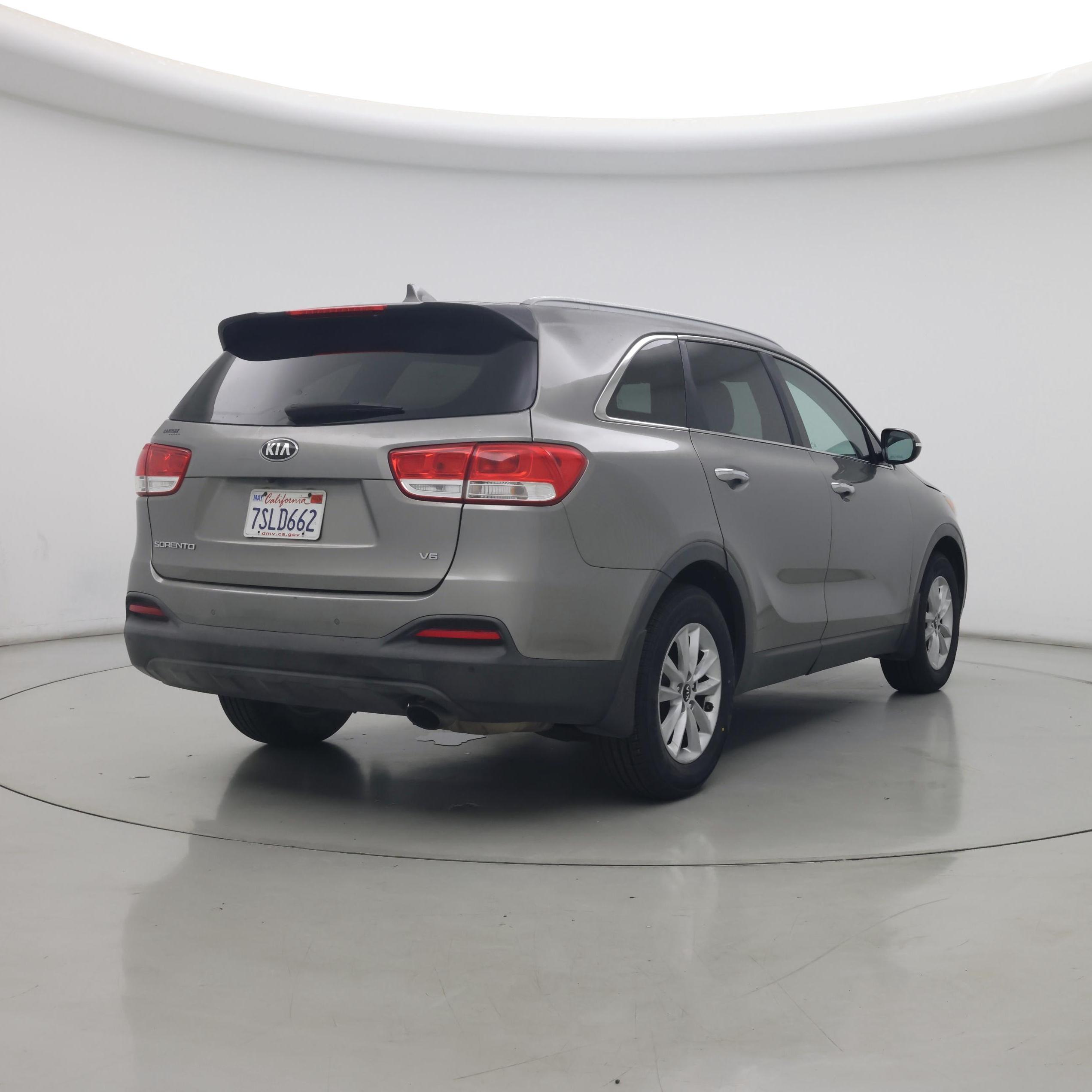 Thumbnail: 2016 Kia Sorento - 8