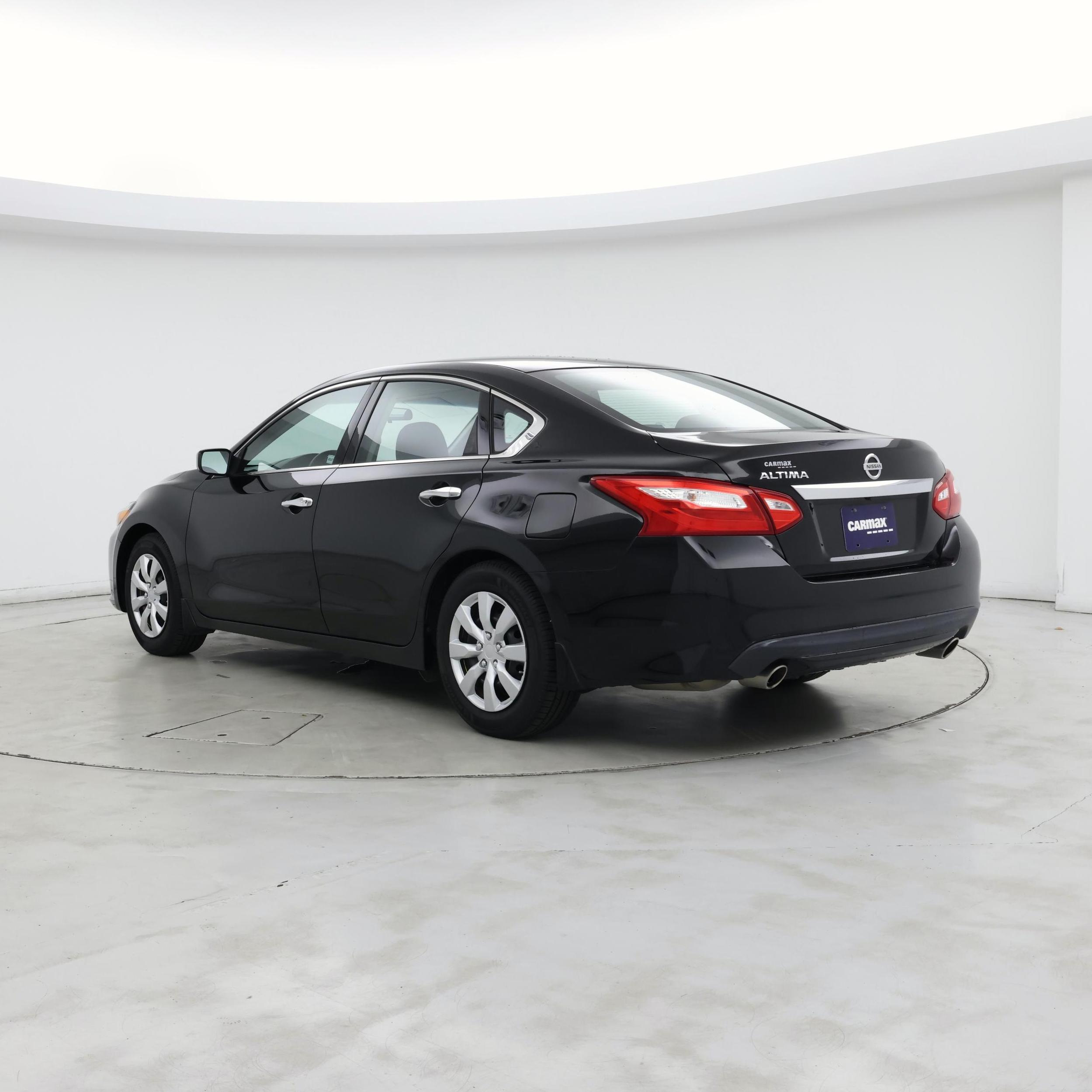 Thumbnail: 2017 Nissan Altima - 2
