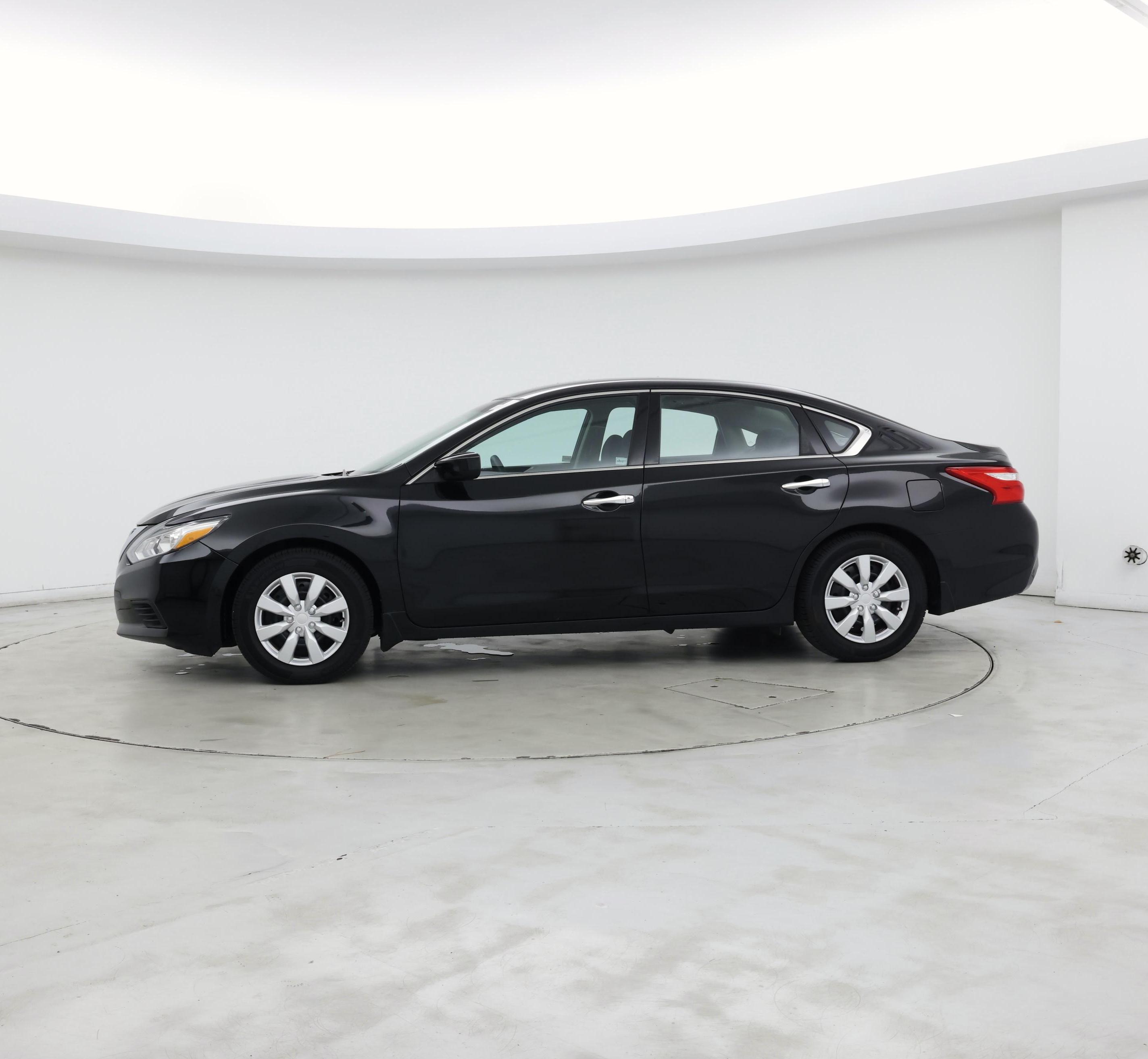 Thumbnail: 2017 Nissan Altima - 3