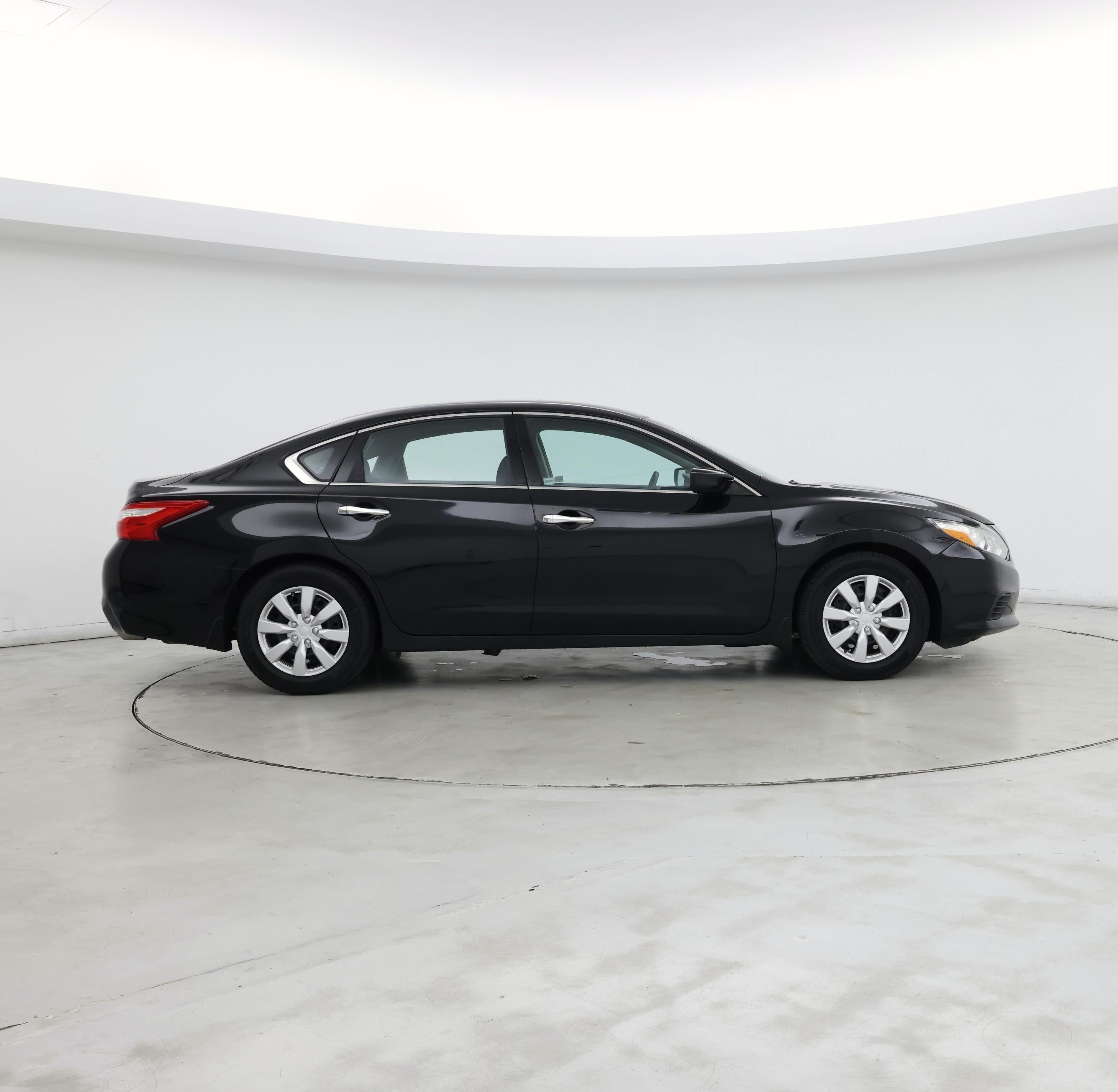 Thumbnail: 2017 Nissan Altima - 7