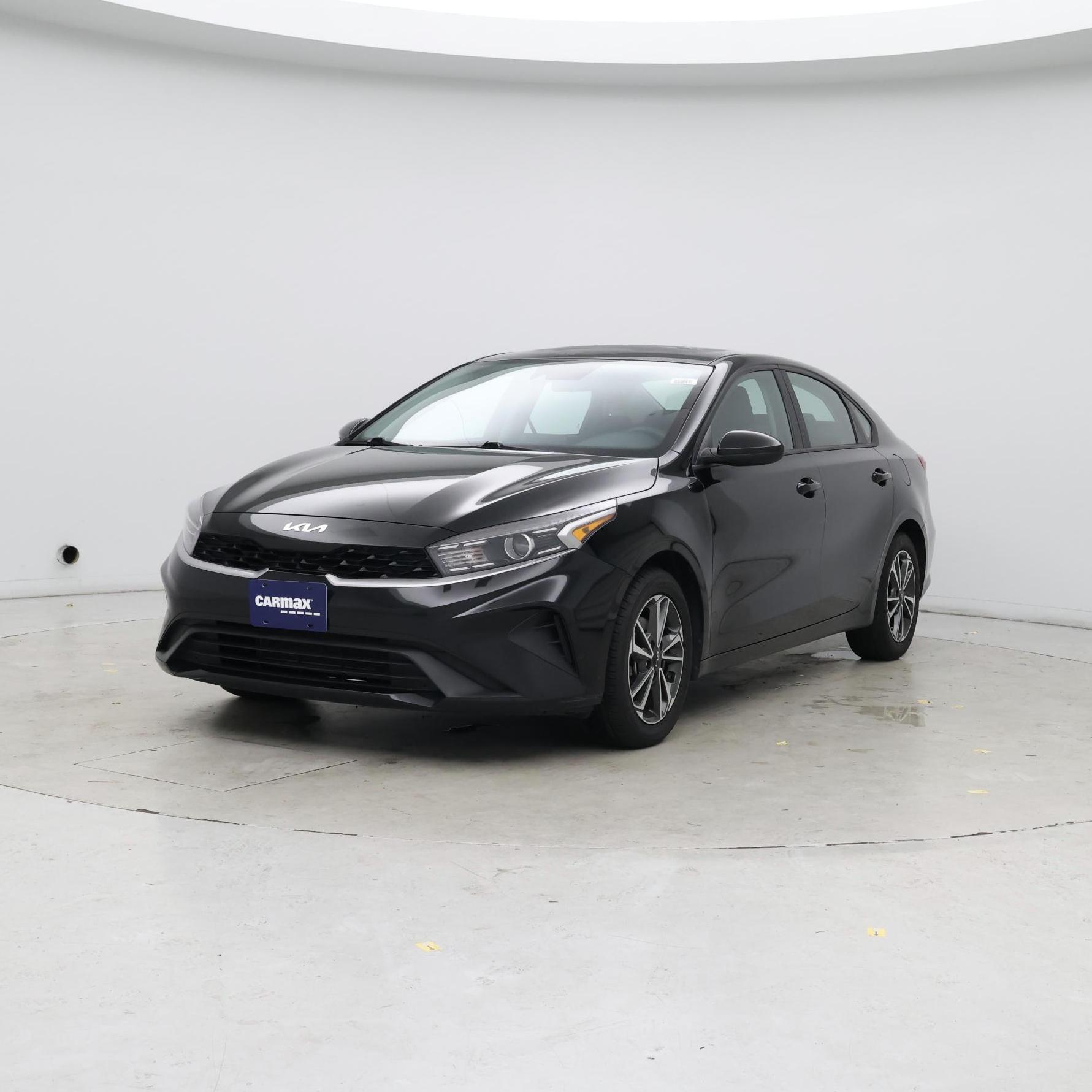 Thumbnail: 2023 Kia Forte - 4