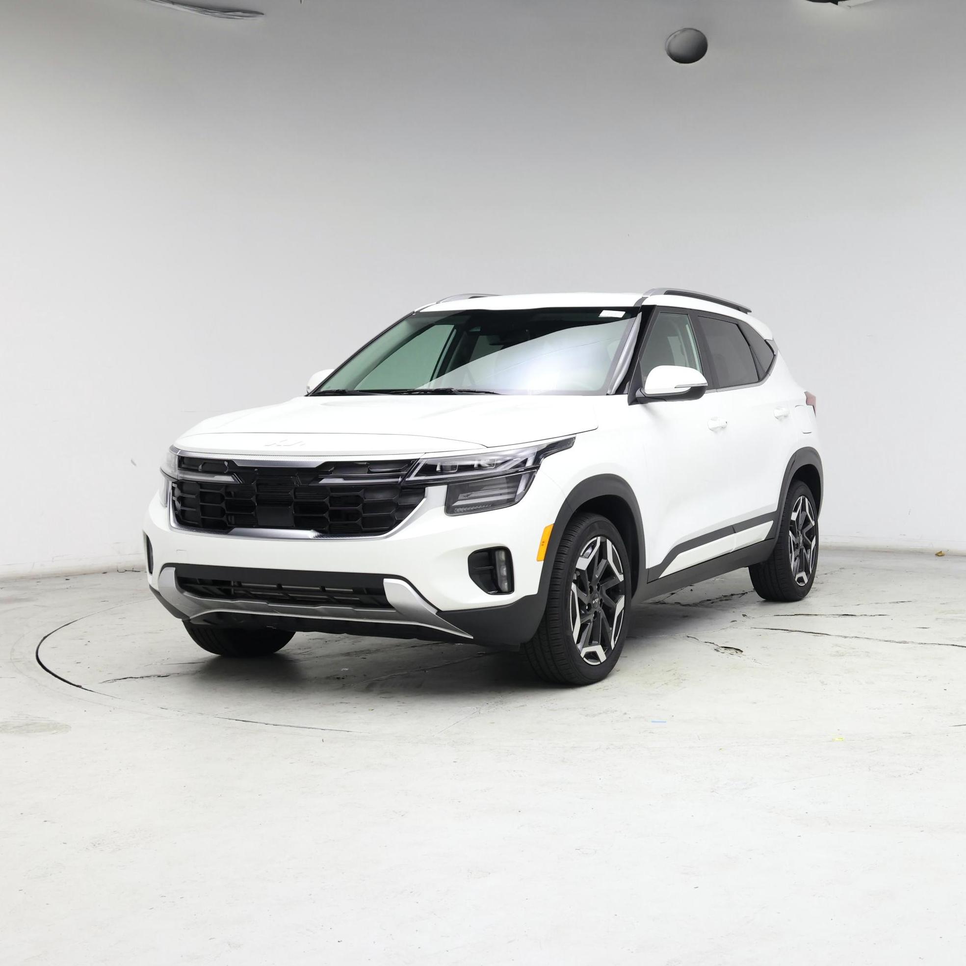 Thumbnail: 2024 Kia Seltos - 4