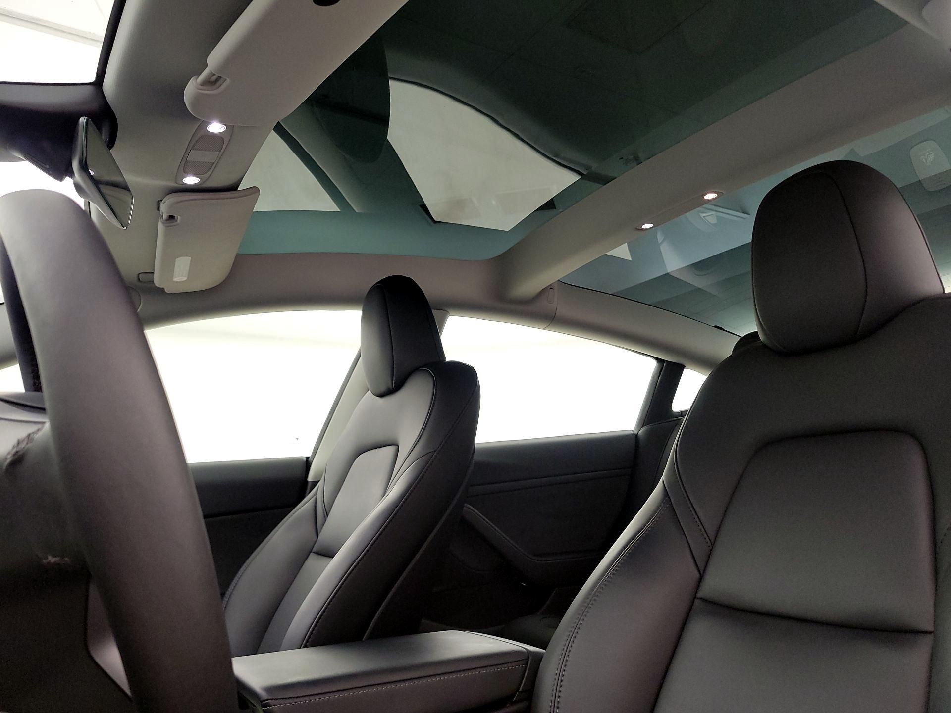 Thumbnail: 2023 Tesla Model 3 - 19