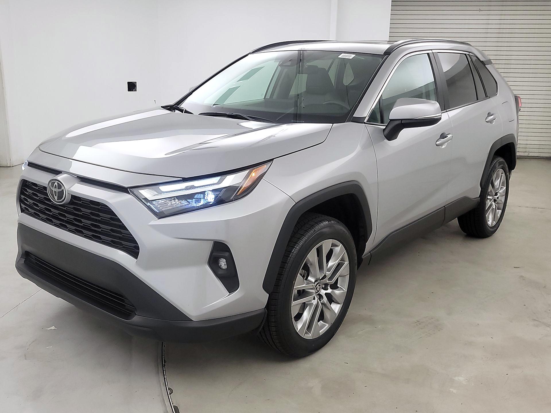 Thumbnail: 2022 Toyota RAV4 - 1