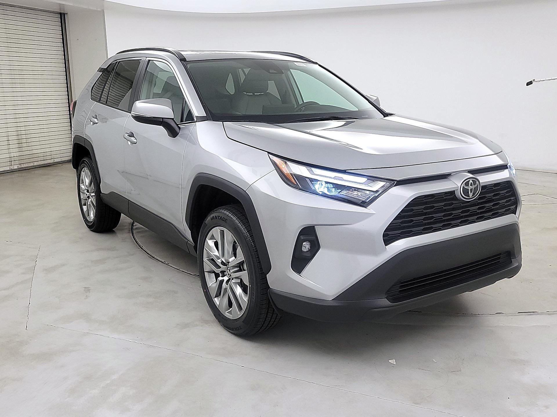 Thumbnail: 2022 Toyota RAV4 - 3