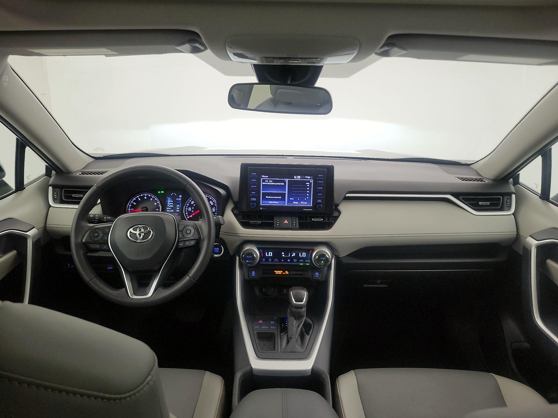 Thumbnail: 2022 Toyota RAV4 - 8